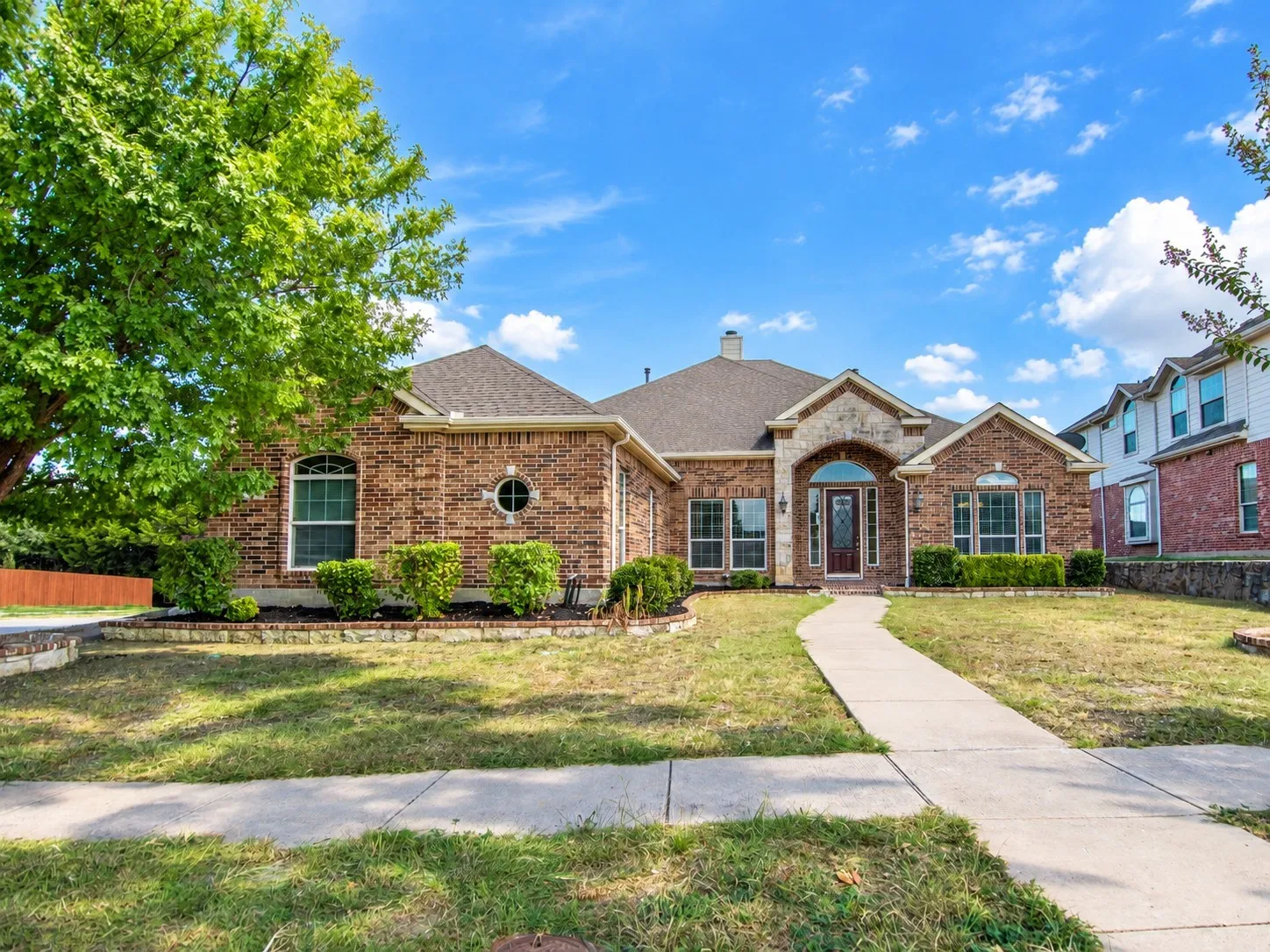 Single Family Residence For Rent in Dallas County , 1418 E Oates Road, Garland, Texas 75043, 3 Bedroom, 3 Bathroom, 2 Garage spaces, 2,917 Sqft, built in 2013, mls#21380977, Real Estate Agent in Garland, Homes For Rent in Dallas county, Homes For Rent in Garland, Realtor in Garland Texas, Real Estate Brokerage Independent Realty Texas, Luminita Cordes Realtor