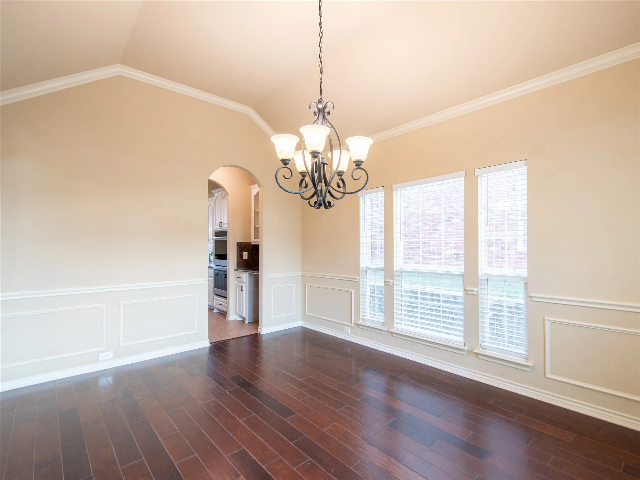 Single Family Residence For Rent in Dallas County , 1418 E Oates Road, Garland, Texas 75043, 3 Bedroom, 3 Bathroom, 2 Garage spaces, 2,917 Sqft, built in 2013, mls#21380977, Real Estate Agent in Garland, Homes For Rent in Dallas county, Homes For Rent in Garland, Realtor in Garland Texas, Real Estate Brokerage Independent Realty Texas, Luminita Cordes Realtor