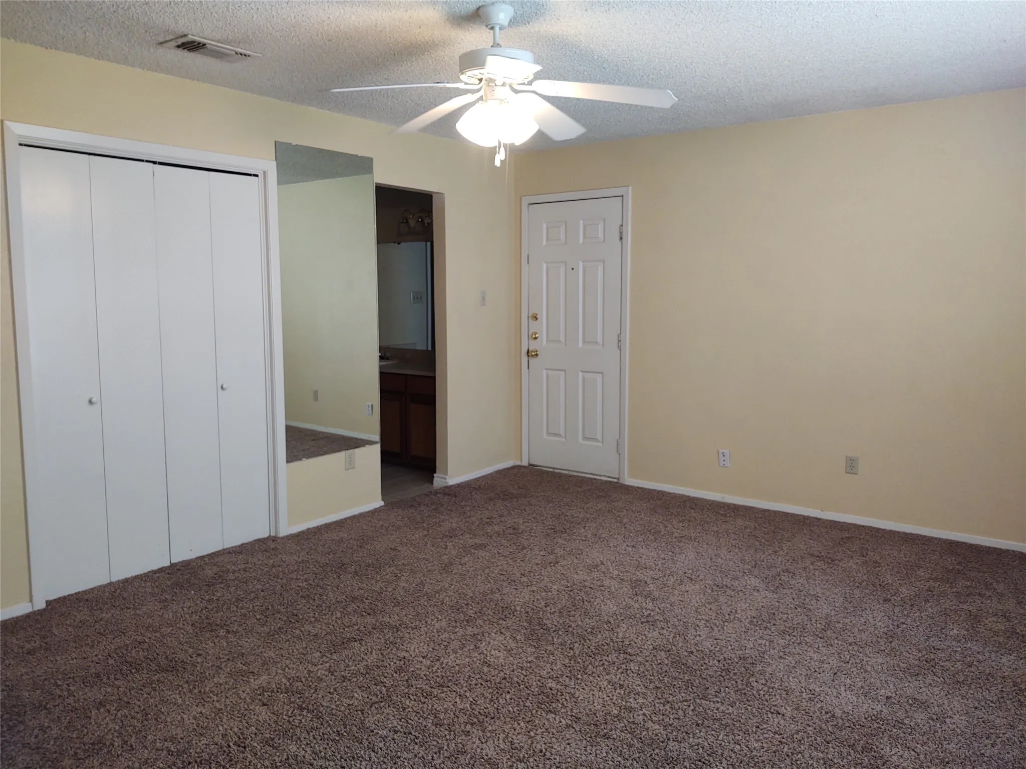 Duplex For Rent in Tarrant County , 707 BLUEBONNET Drive, Keller, Texas 76248, 2 Bedroom, 2 Bathroom, Garage spaces, 1,052 Sqft, built in 1984, mls#21381399, Real Estate Agent in Keller, Homes For Rent in Tarrant county, Homes For Rent in Keller, Realtor in Keller Texas, Real Estate Brokerage Independent Realty Texas, Luminita Cordes Realtor