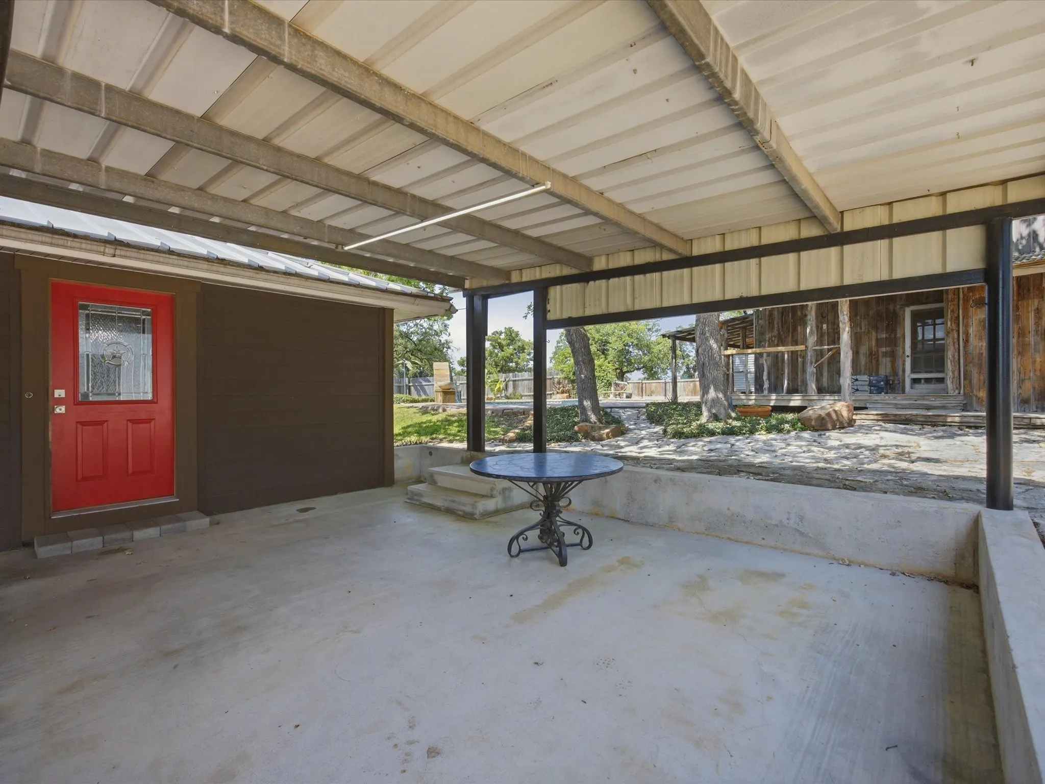 Single Family Residence For Sale in Wise County , 2971 E Highway 114, Boyd, Texas 76023, 3 Bedroom, 2 Bathroom, Garage spaces, 1,736 Sqft, built in 1975, mls#21381311, Real Estate Agent in Boyd, Homes For Sale in Wise county, Homes For Sale in Boyd, Realtor in Boyd Texas, Real Estate Brokerage Independent Realty Texas, Luminita Cordes Realtor