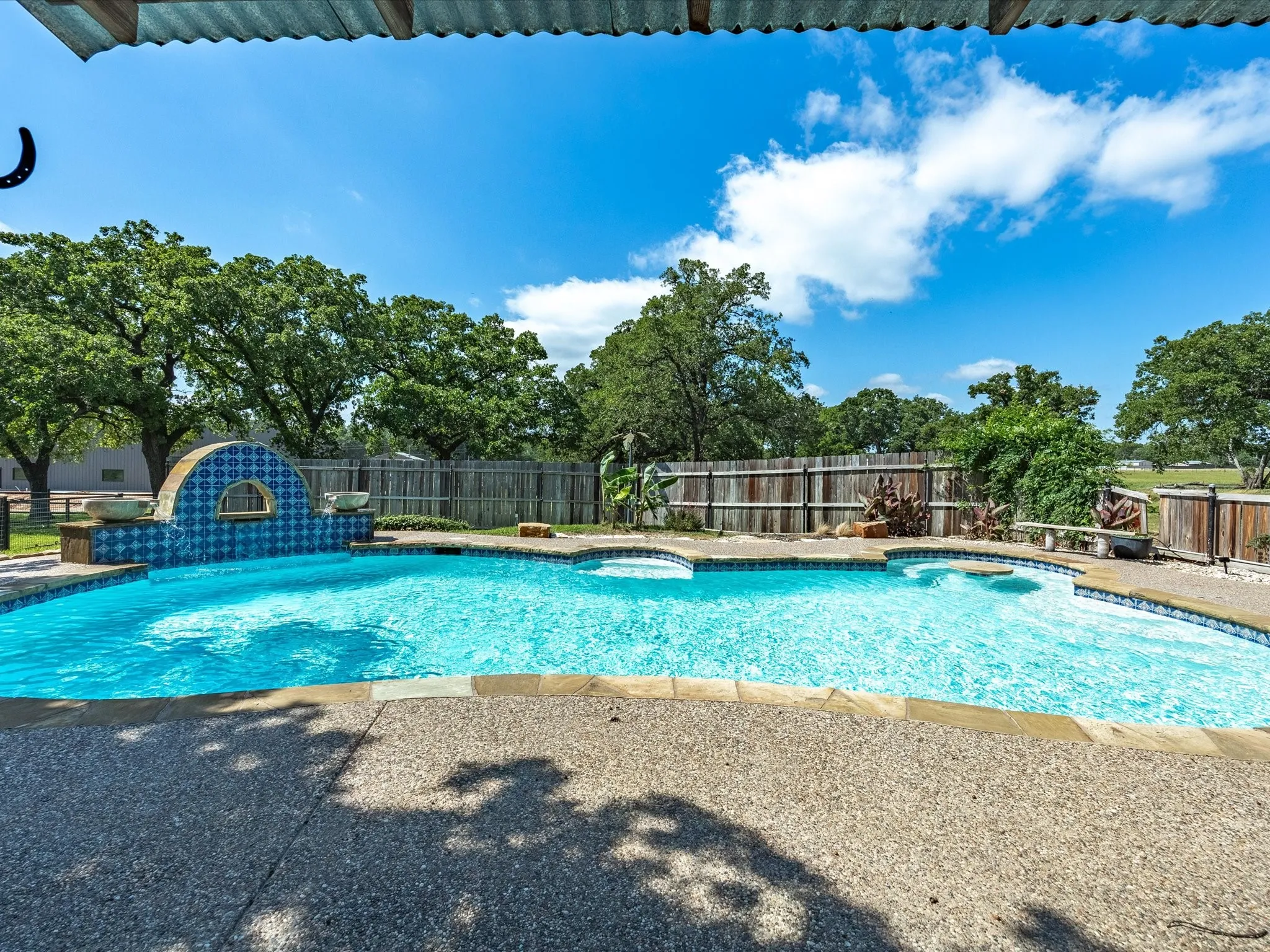 Single Family Residence For Sale in Wise County , 2971 E Highway 114, Boyd, Texas 76023, 3 Bedroom, 2 Bathroom, Garage spaces, 1,736 Sqft, built in 1975, mls#21381311, Real Estate Agent in Boyd, Homes For Sale in Wise county, Homes For Sale in Boyd, Realtor in Boyd Texas, Real Estate Brokerage Independent Realty Texas, Luminita Cordes Realtor