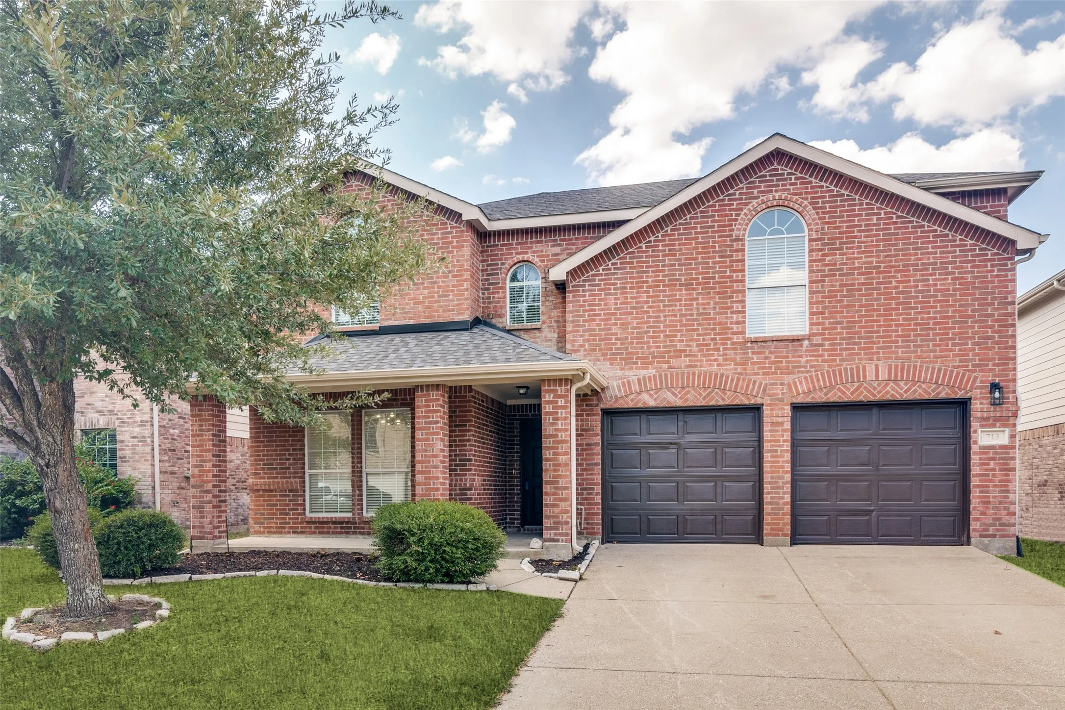 Single Family Residence For Sale in Rockwall County , 713 Hickory Lane, Fate, Texas 75087, 4 Bedroom, 3 Bathroom, 2 Garage spaces, 2,734 Sqft, built in 2006, mls#21380307, Real Estate Agent in Fate, Homes For Sale in Rockwall county, Homes For Sale in Fate, Realtor in Fate Texas, Real Estate Brokerage Independent Realty Texas, Luminita Cordes Realtor