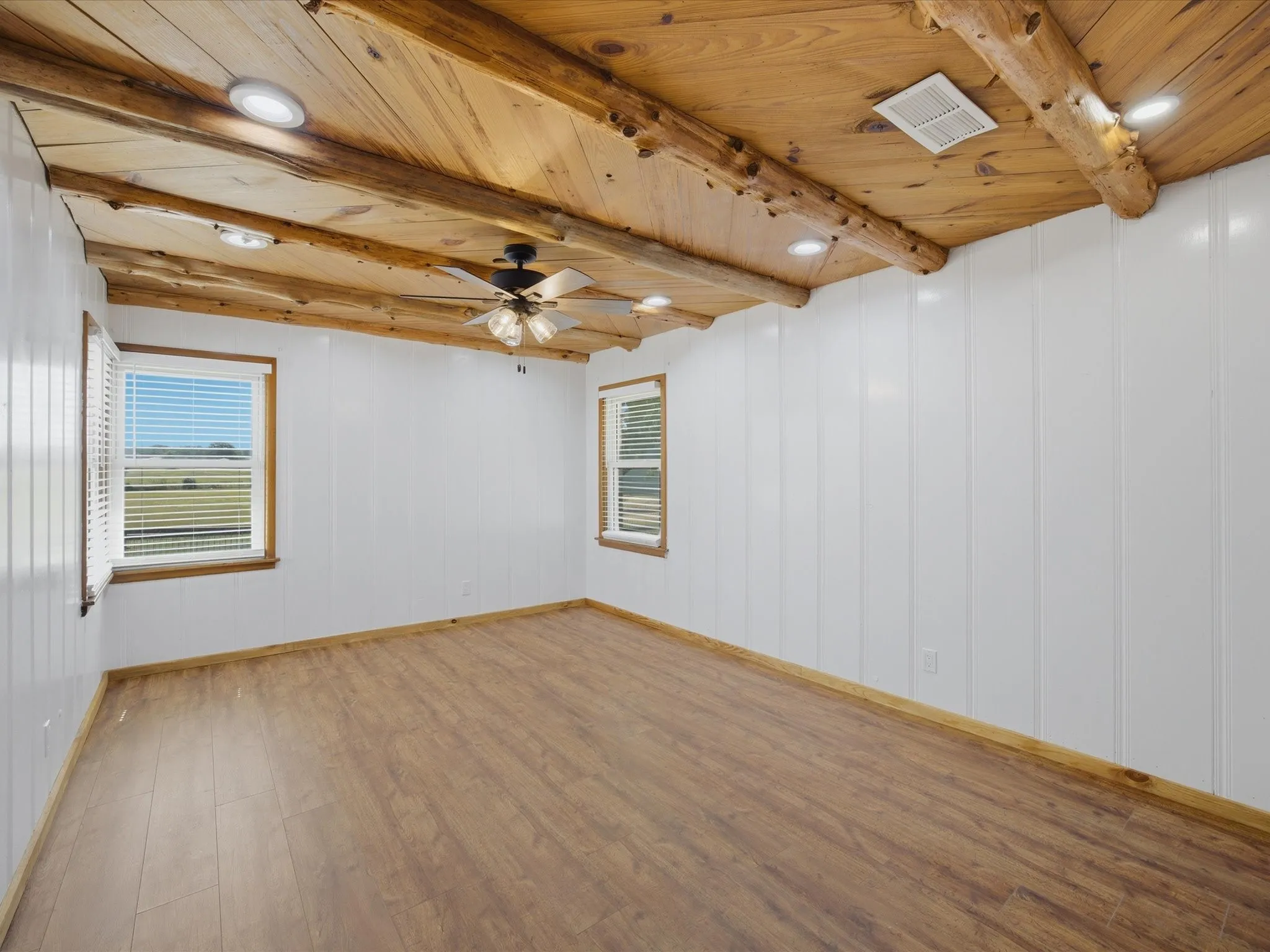 Business For Sale in Wise County , 2971 E Highway 114, Boyd, Texas 76023, 0, 0, Garage spaces, 1,736 Sqft, built in 1975, mls#21381315, Real Estate Agent in Boyd, Homes For Sale in Wise county, Homes For Sale in Boyd, Realtor in Boyd Texas, Real Estate Brokerage Independent Realty Texas, Luminita Cordes Realtor