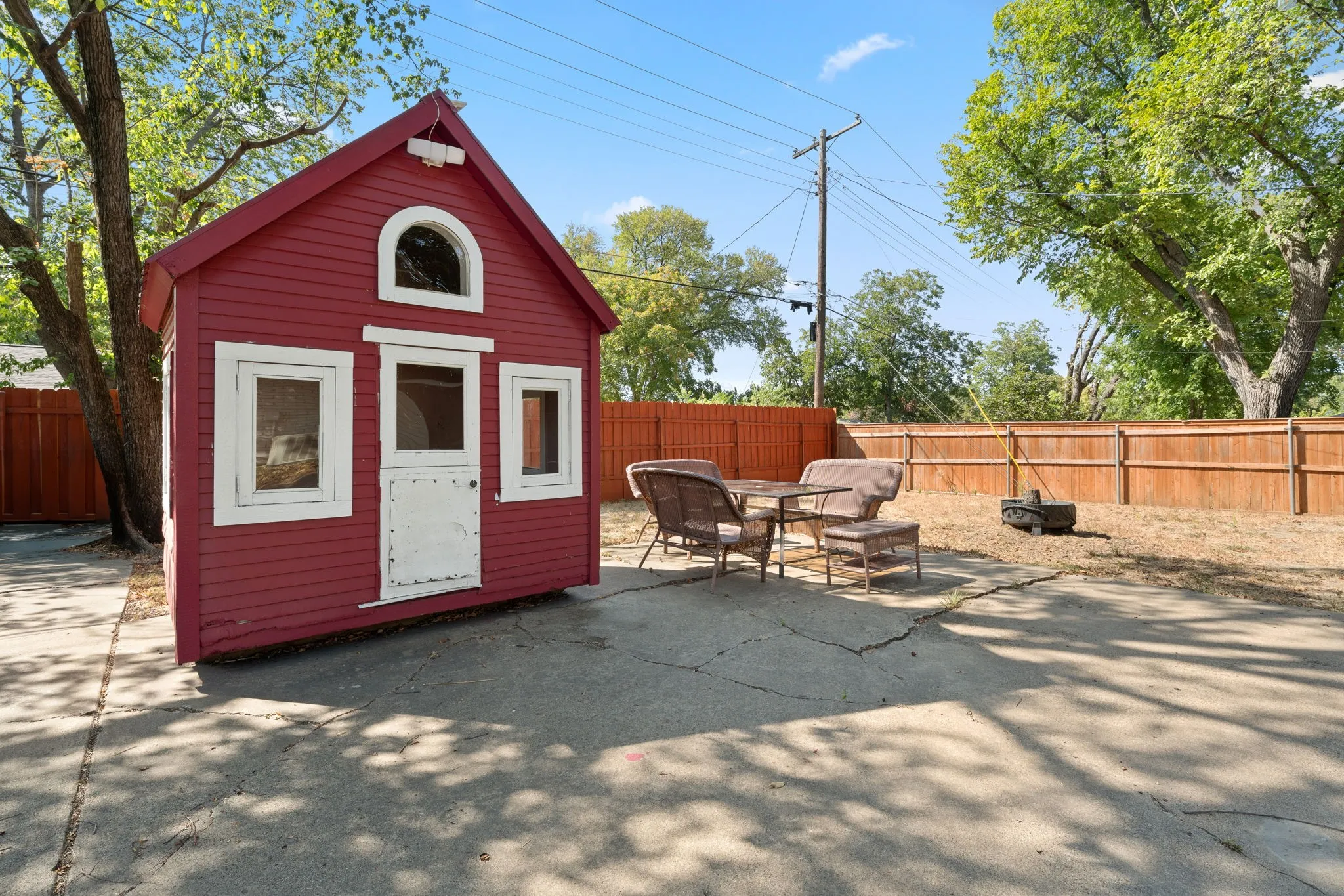 Single Family Residence For Rent in Dallas County , 13640 Purple Sage Road, Dallas, Texas 75240, 3 Bedroom, 2 Bathroom, 2 Garage spaces, 1,608 Sqft, built in 1964, mls#21381404, Real Estate Agent in Dallas, Homes For Rent in Dallas county, Homes For Rent in Dallas, Realtor in Dallas Texas, Real Estate Brokerage Independent Realty Texas, Luminita Cordes Realtor