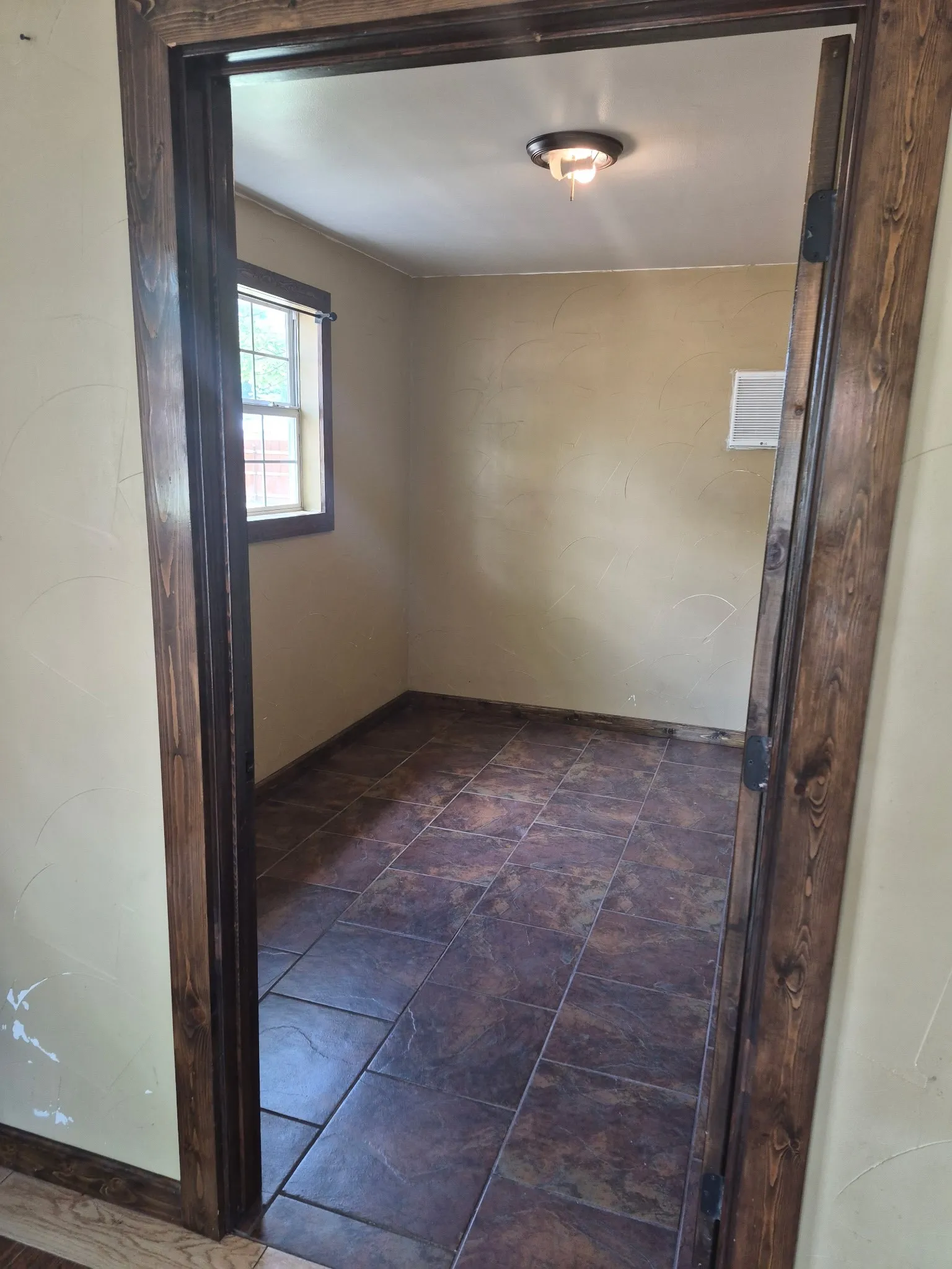 Single Family Residence For Sale in Montague County , 406 Broad Street, Nocona, Texas 76255, 3 Bedroom, 1 Bathroom, Garage spaces, 1,200 Sqft, built in 1930, mls#21381407, Real Estate Agent in Nocona, Homes For Sale in Montague county, Homes For Sale in Nocona, Realtor in Nocona Texas, Real Estate Brokerage Independent Realty Texas, Luminita Cordes Realtor