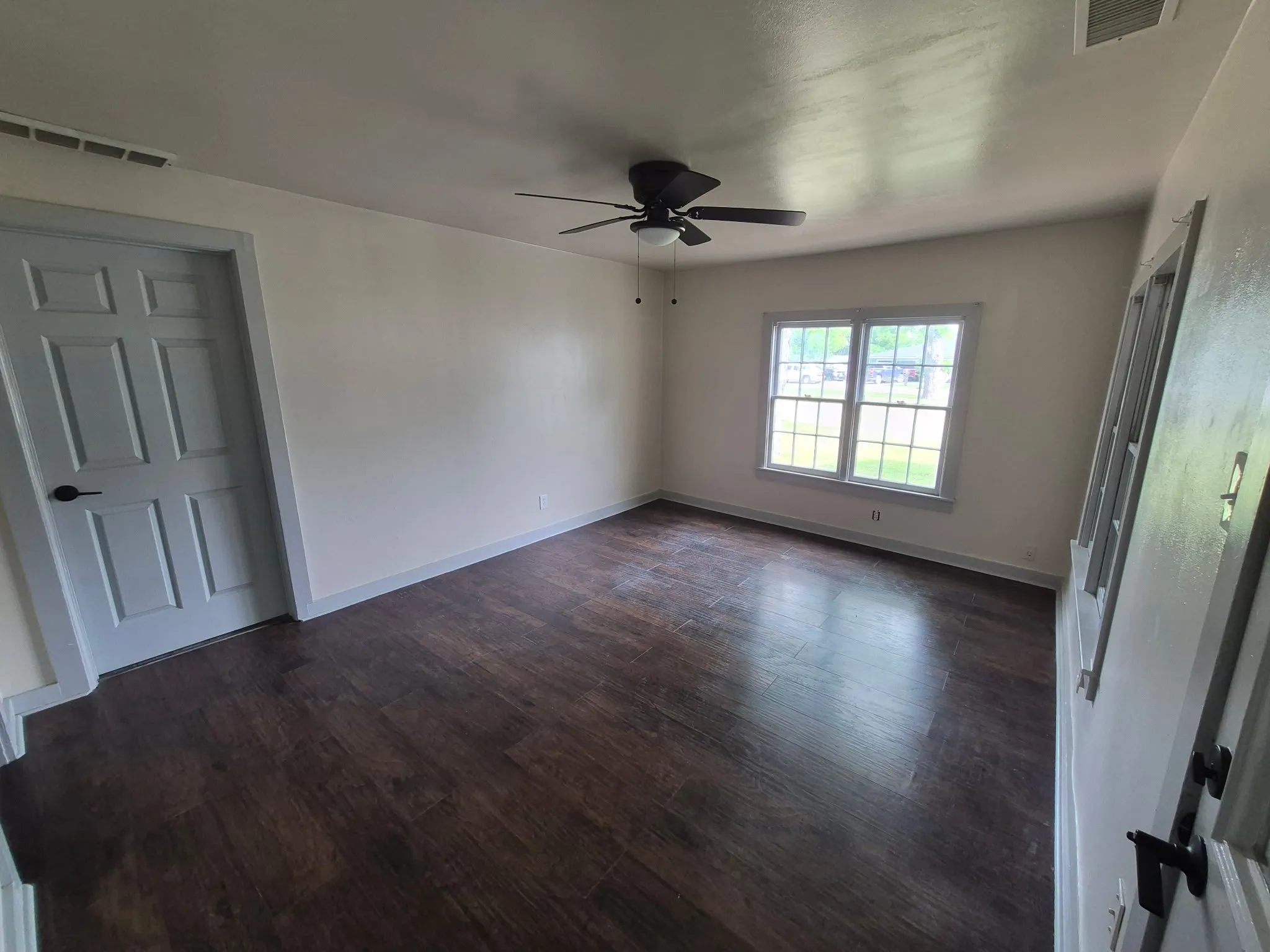 Single Family Residence For Sale in Montague County , 406 Broad Street, Nocona, Texas 76255, 3 Bedroom, 1 Bathroom, Garage spaces, 1,200 Sqft, built in 1930, mls#21381407, Real Estate Agent in Nocona, Homes For Sale in Montague county, Homes For Sale in Nocona, Realtor in Nocona Texas, Real Estate Brokerage Independent Realty Texas, Luminita Cordes Realtor