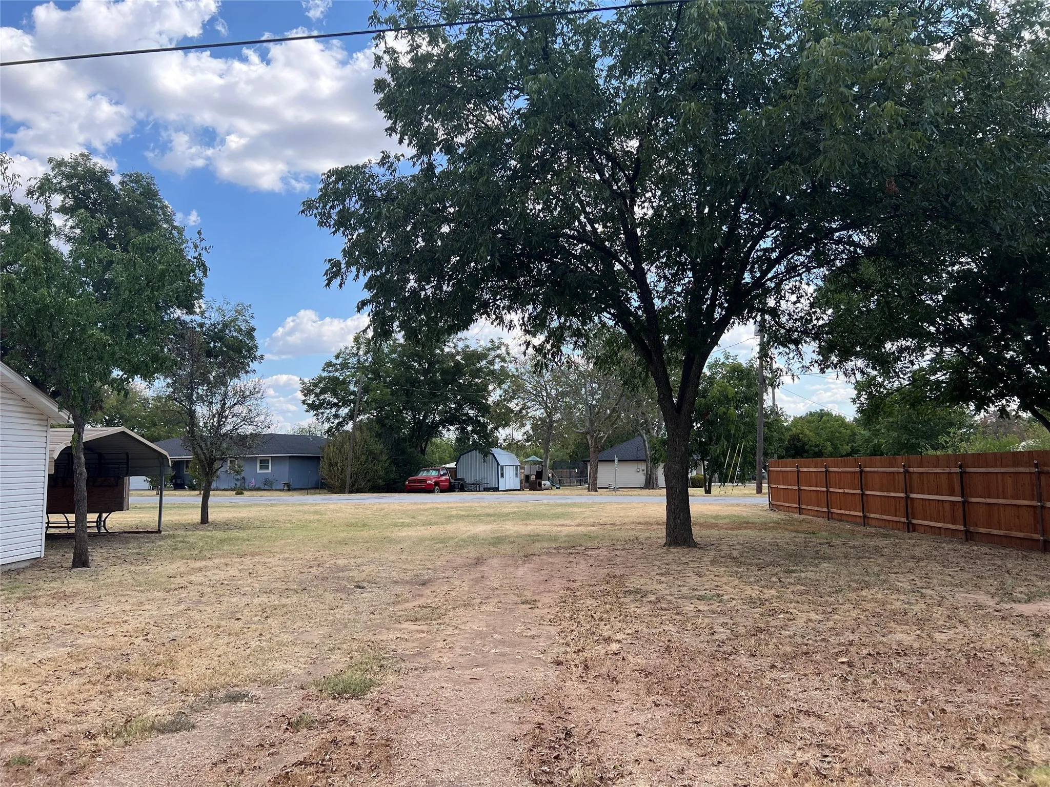 Single Family Residence For Sale in Montague County , 406 Broad Street, Nocona, Texas 76255, 3 Bedroom, 1 Bathroom, Garage spaces, 1,200 Sqft, built in 1930, mls#21381407, Real Estate Agent in Nocona, Homes For Sale in Montague county, Homes For Sale in Nocona, Realtor in Nocona Texas, Real Estate Brokerage Independent Realty Texas, Luminita Cordes Realtor