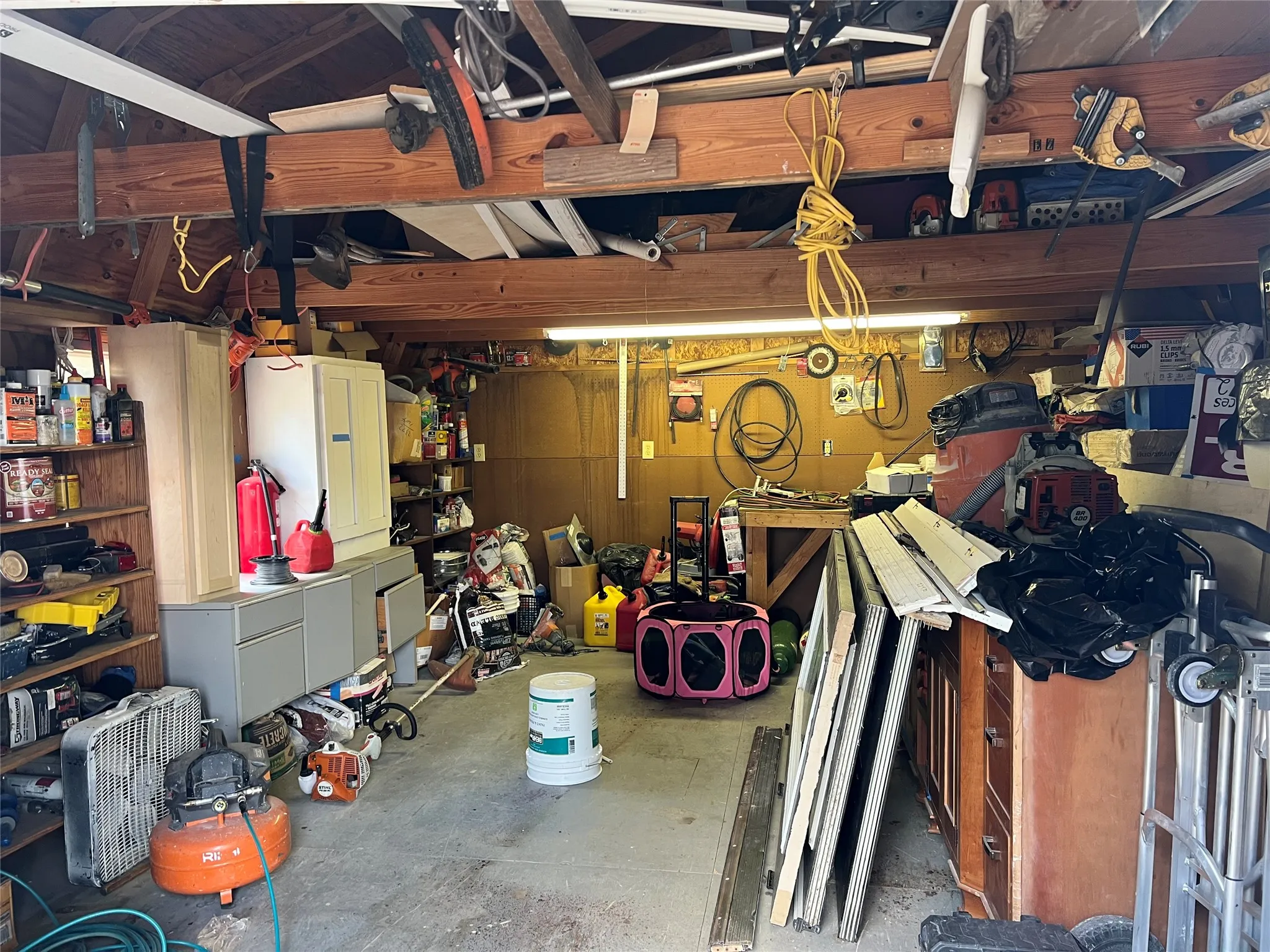 Single Family Residence For Sale in Montague County , 406 Broad Street, Nocona, Texas 76255, 3 Bedroom, 1 Bathroom, Garage spaces, 1,200 Sqft, built in 1930, mls#21381407, Real Estate Agent in Nocona, Homes For Sale in Montague county, Homes For Sale in Nocona, Realtor in Nocona Texas, Real Estate Brokerage Independent Realty Texas, Luminita Cordes Realtor
