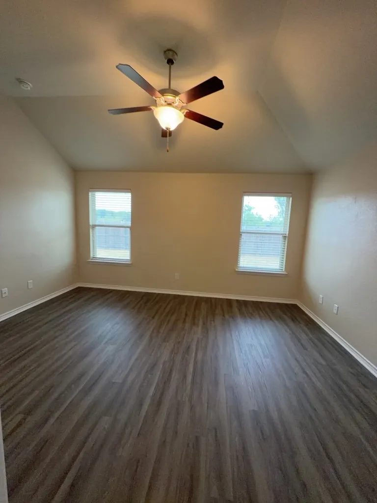Single Family Residence For Rent in Hood County , 7306 Mistletoe Trail, Granbury, Texas 76048, 4 Bedroom, 4 Bathroom, 2 Garage spaces, 1,747 Sqft, built in 2014, mls#21381408, Real Estate Agent in Granbury, Homes For Rent in Hood county, Homes For Rent in Granbury, Realtor in Granbury Texas, Real Estate Brokerage Independent Realty Texas, Luminita Cordes Realtor