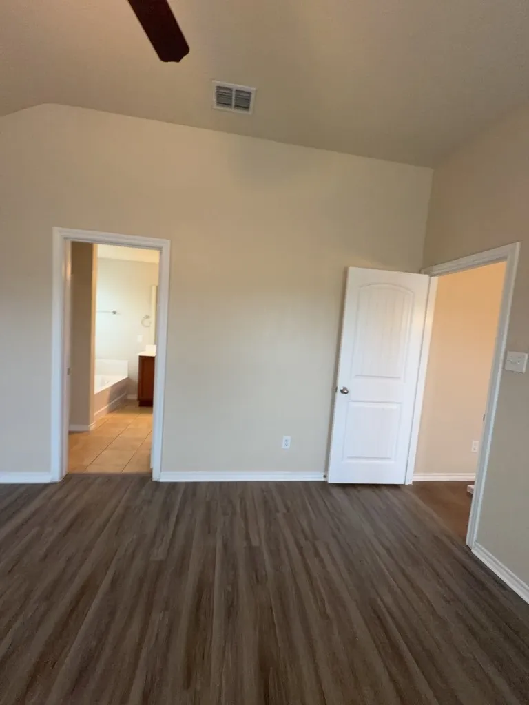 Single Family Residence For Rent in Hood County , 7306 Mistletoe Trail, Granbury, Texas 76048, 4 Bedroom, 4 Bathroom, 2 Garage spaces, 1,747 Sqft, built in 2014, mls#21381408, Real Estate Agent in Granbury, Homes For Rent in Hood county, Homes For Rent in Granbury, Realtor in Granbury Texas, Real Estate Brokerage Independent Realty Texas, Luminita Cordes Realtor