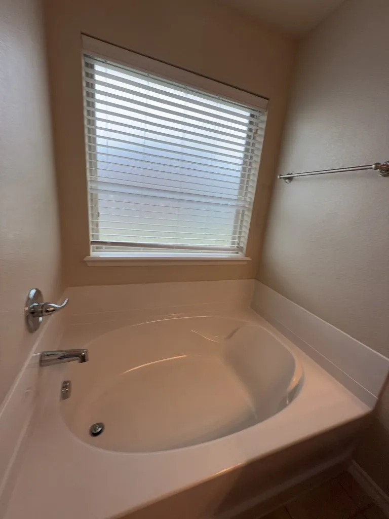 Single Family Residence For Rent in Hood County , 7306 Mistletoe Trail, Granbury, Texas 76048, 4 Bedroom, 4 Bathroom, 2 Garage spaces, 1,747 Sqft, built in 2014, mls#21381408, Real Estate Agent in Granbury, Homes For Rent in Hood county, Homes For Rent in Granbury, Realtor in Granbury Texas, Real Estate Brokerage Independent Realty Texas, Luminita Cordes Realtor