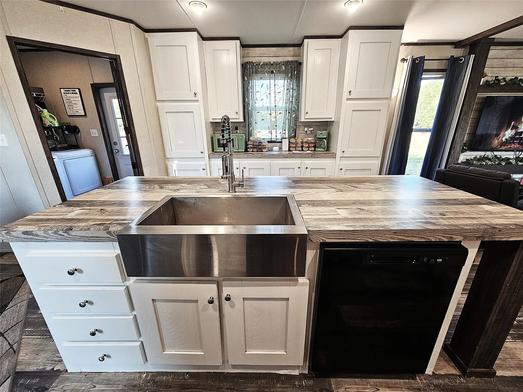 Manufactured Home For Sale in Limestone County , 200 W 6th Street, Thornton, Texas 76687, 3 Bedroom, 2 Bathroom, Garage spaces, 1,216 Sqft, built in 2023, mls#21381393, Real Estate Agent in Thornton, Homes For Sale in Limestone county, Homes For Sale in Thornton, Realtor in Thornton Texas, Real Estate Brokerage Independent Realty Texas, Luminita Cordes Realtor
