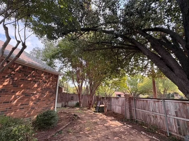 Condominium For Sale in Tarrant County , 1828 Maplewood Trail, Colleyville, Texas 76034, 2 Bedroom, 2 Bathroom, 1 Garage spaces, 1,091 Sqft, built in 1986, mls#21381355, Real Estate Agent in Colleyville, Homes For Sale in Tarrant county, Homes For Sale in Colleyville, Realtor in Colleyville Texas, Real Estate Brokerage Independent Realty Texas, Luminita Cordes Realtor