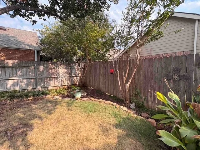 Condominium For Sale in Tarrant County , 1828 Maplewood Trail, Colleyville, Texas 76034, 2 Bedroom, 2 Bathroom, 1 Garage spaces, 1,091 Sqft, built in 1986, mls#21381355, Real Estate Agent in Colleyville, Homes For Sale in Tarrant county, Homes For Sale in Colleyville, Realtor in Colleyville Texas, Real Estate Brokerage Independent Realty Texas, Luminita Cordes Realtor