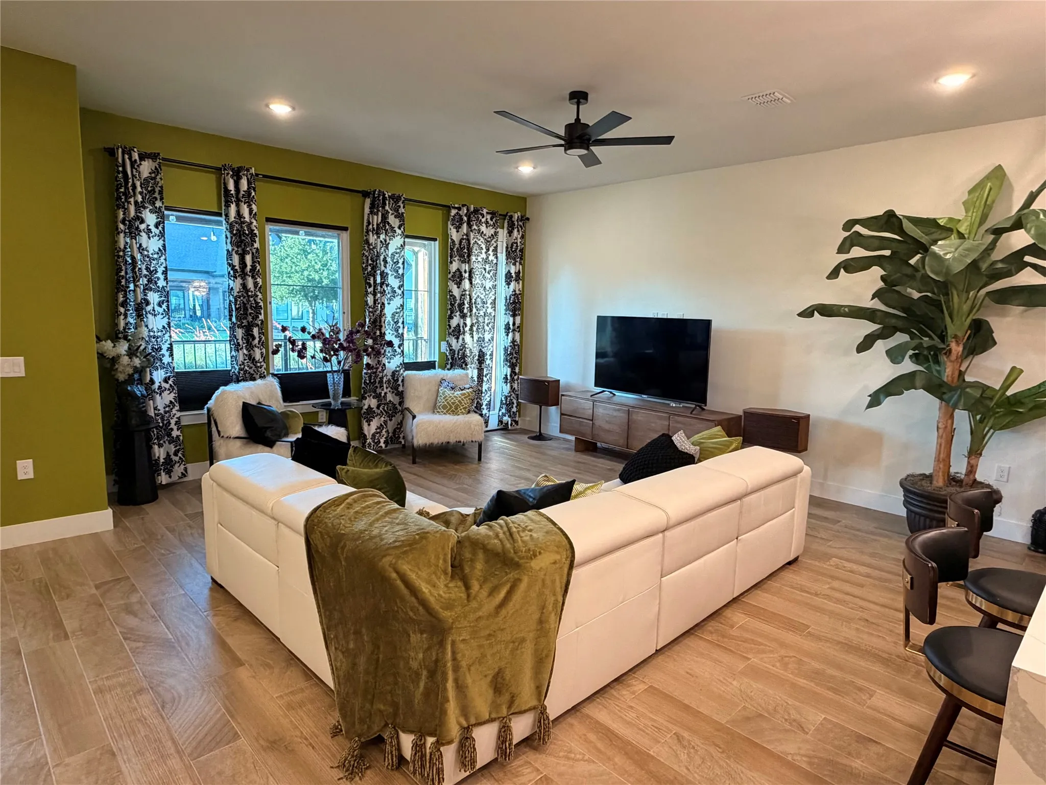 Townhouse For Rent in Tarrant County , 1420 Rose Willow Way, Arlington, Texas 76005, 2 Bedroom, 2 Bathroom, 2 Garage spaces, 1,734 Sqft, built in 2022, mls#21381413, Real Estate Agent in Arlington, Homes For Rent in Tarrant county, Homes For Rent in Arlington, Realtor in Arlington Texas, Real Estate Brokerage Independent Realty Texas, Luminita Cordes Realtor