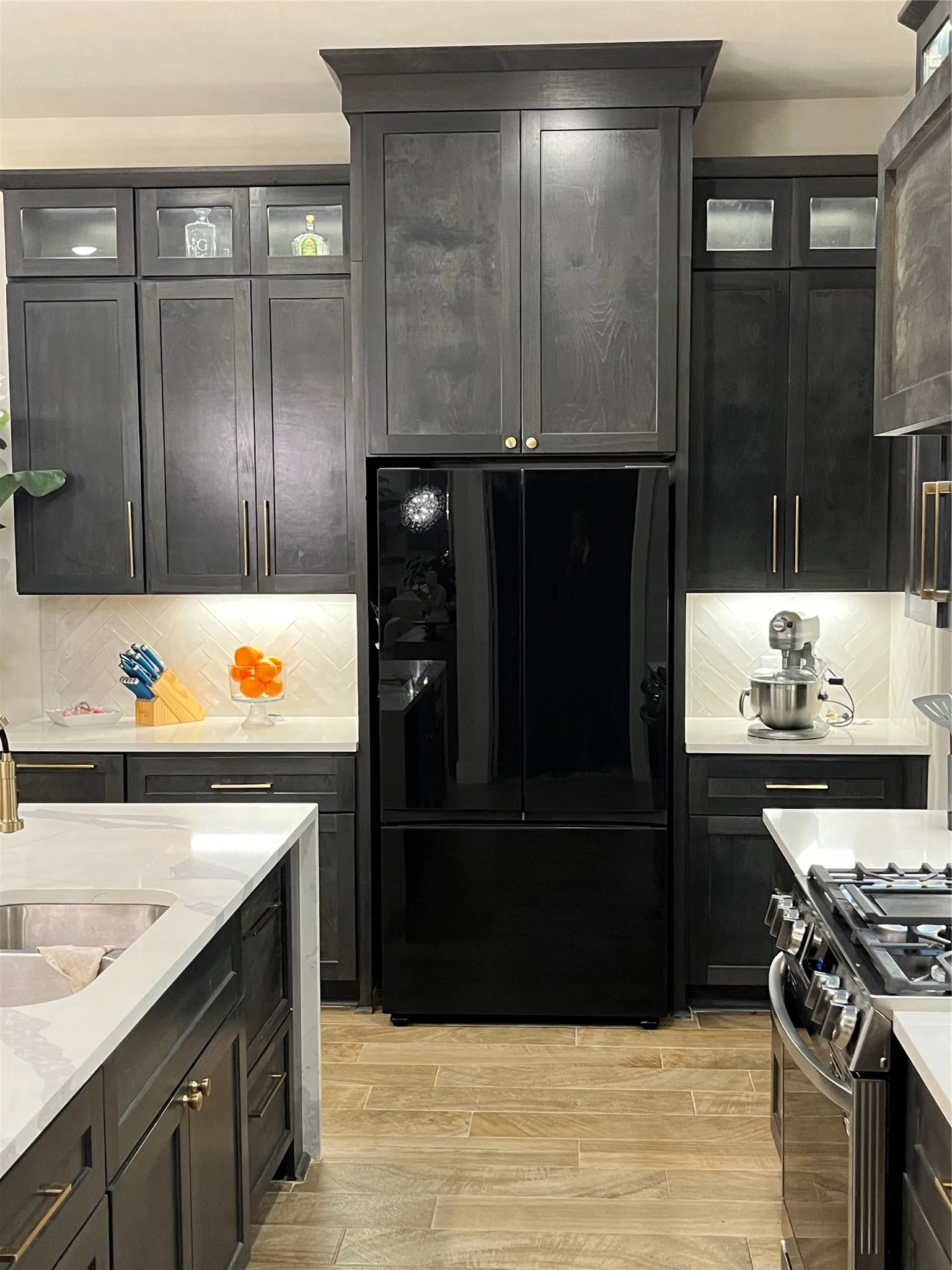 Under cabinet lighting