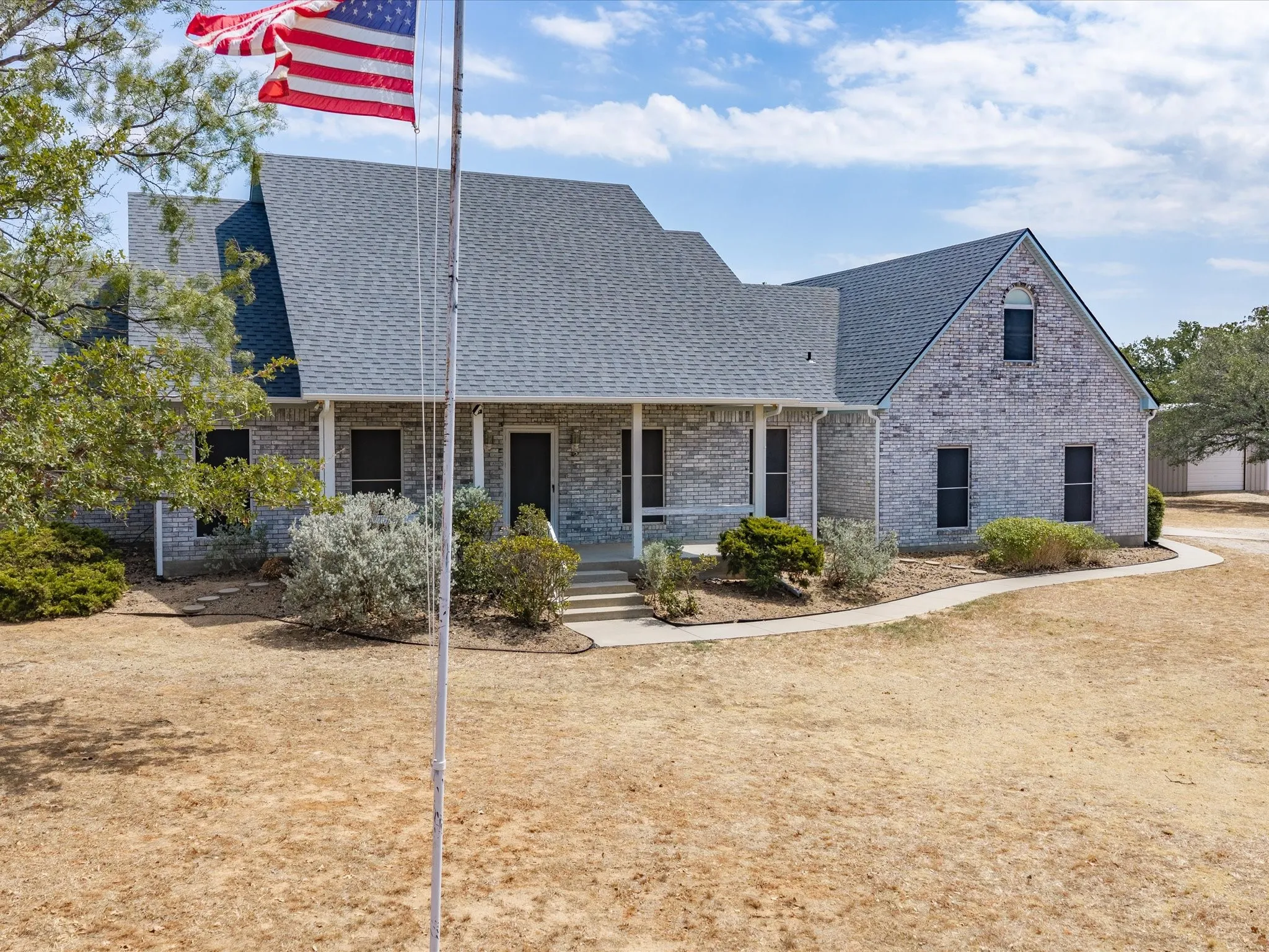 Single Family Residence For Sale in Wise County , 401 Faith Trail, Paradise, Texas 76073, 4 Bedroom, 3 Bathroom, 2 Garage spaces, 2,387 Sqft, built in 1998, mls#21381398, Real Estate Agent in Paradise, Homes For Sale in Wise county, Homes For Sale in Paradise, Realtor in Paradise Texas, Real Estate Brokerage Independent Realty Texas, Luminita Cordes Realtor