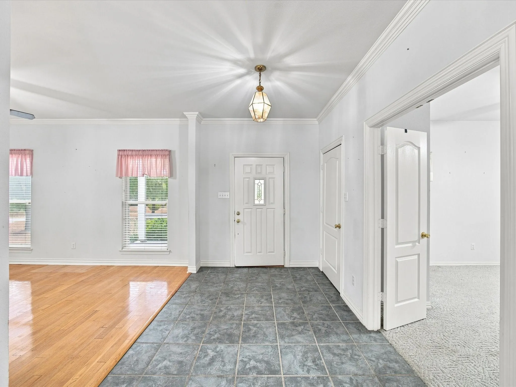 Single Family Residence For Sale in Wise County , 401 Faith Trail, Paradise, Texas 76073, 4 Bedroom, 3 Bathroom, 2 Garage spaces, 2,387 Sqft, built in 1998, mls#21381398, Real Estate Agent in Paradise, Homes For Sale in Wise county, Homes For Sale in Paradise, Realtor in Paradise Texas, Real Estate Brokerage Independent Realty Texas, Luminita Cordes Realtor