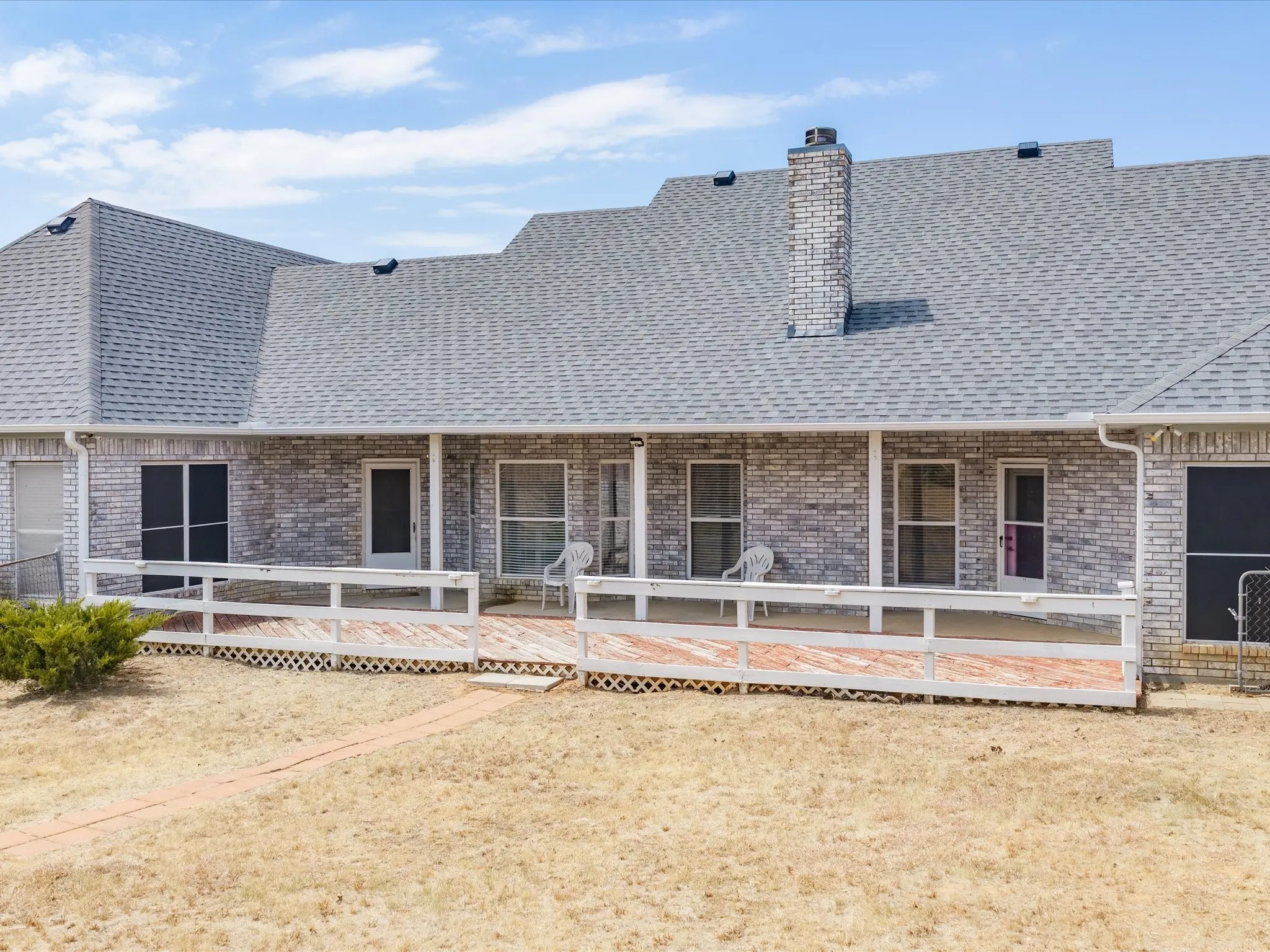Single Family Residence For Sale in Wise County , 401 Faith Trail, Paradise, Texas 76073, 4 Bedroom, 3 Bathroom, 2 Garage spaces, 2,387 Sqft, built in 1998, mls#21381398, Real Estate Agent in Paradise, Homes For Sale in Wise county, Homes For Sale in Paradise, Realtor in Paradise Texas, Real Estate Brokerage Independent Realty Texas, Luminita Cordes Realtor
