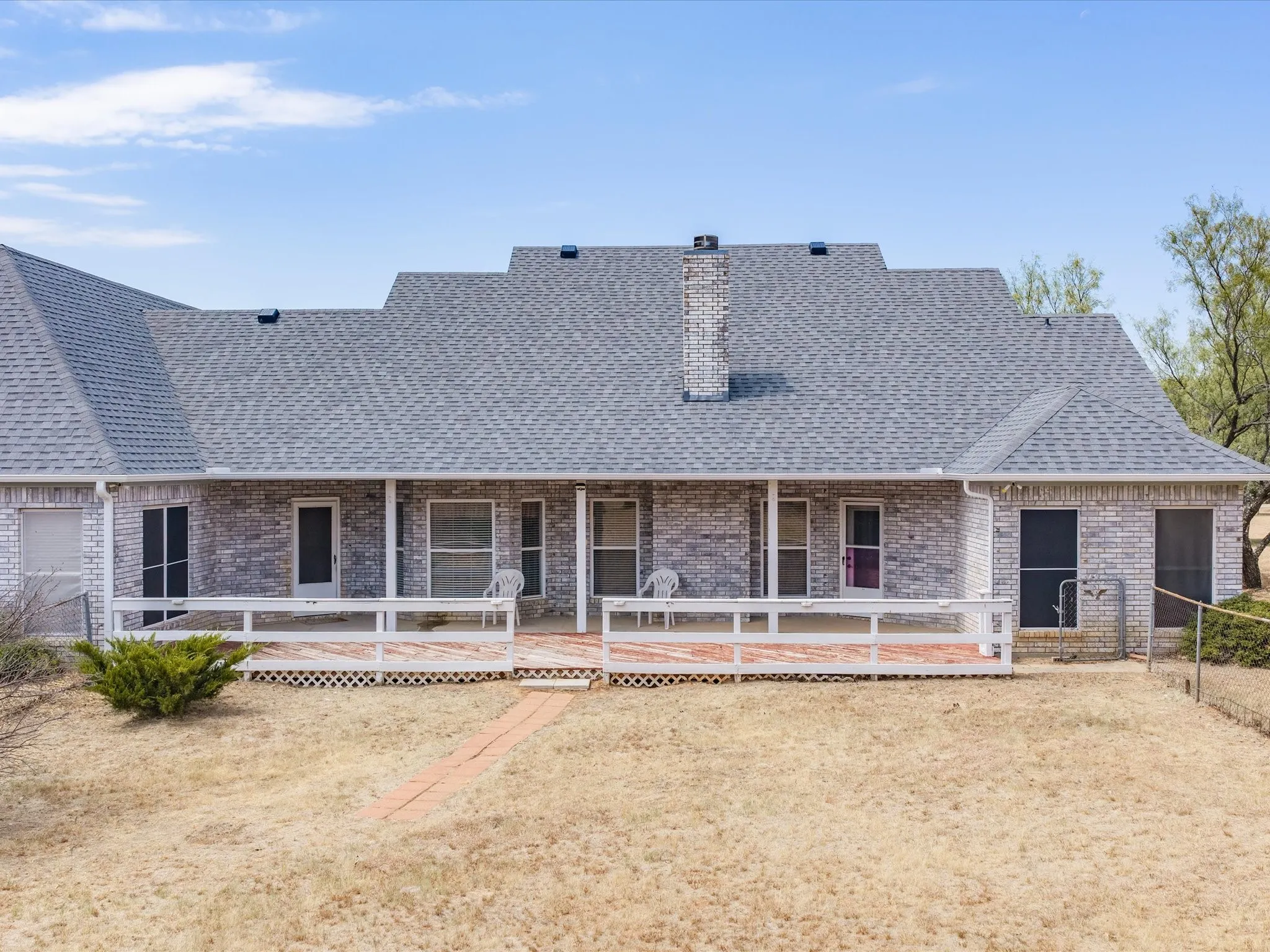 Single Family Residence For Sale in Wise County , 401 Faith Trail, Paradise, Texas 76073, 4 Bedroom, 3 Bathroom, 2 Garage spaces, 2,387 Sqft, built in 1998, mls#21381398, Real Estate Agent in Paradise, Homes For Sale in Wise county, Homes For Sale in Paradise, Realtor in Paradise Texas, Real Estate Brokerage Independent Realty Texas, Luminita Cordes Realtor