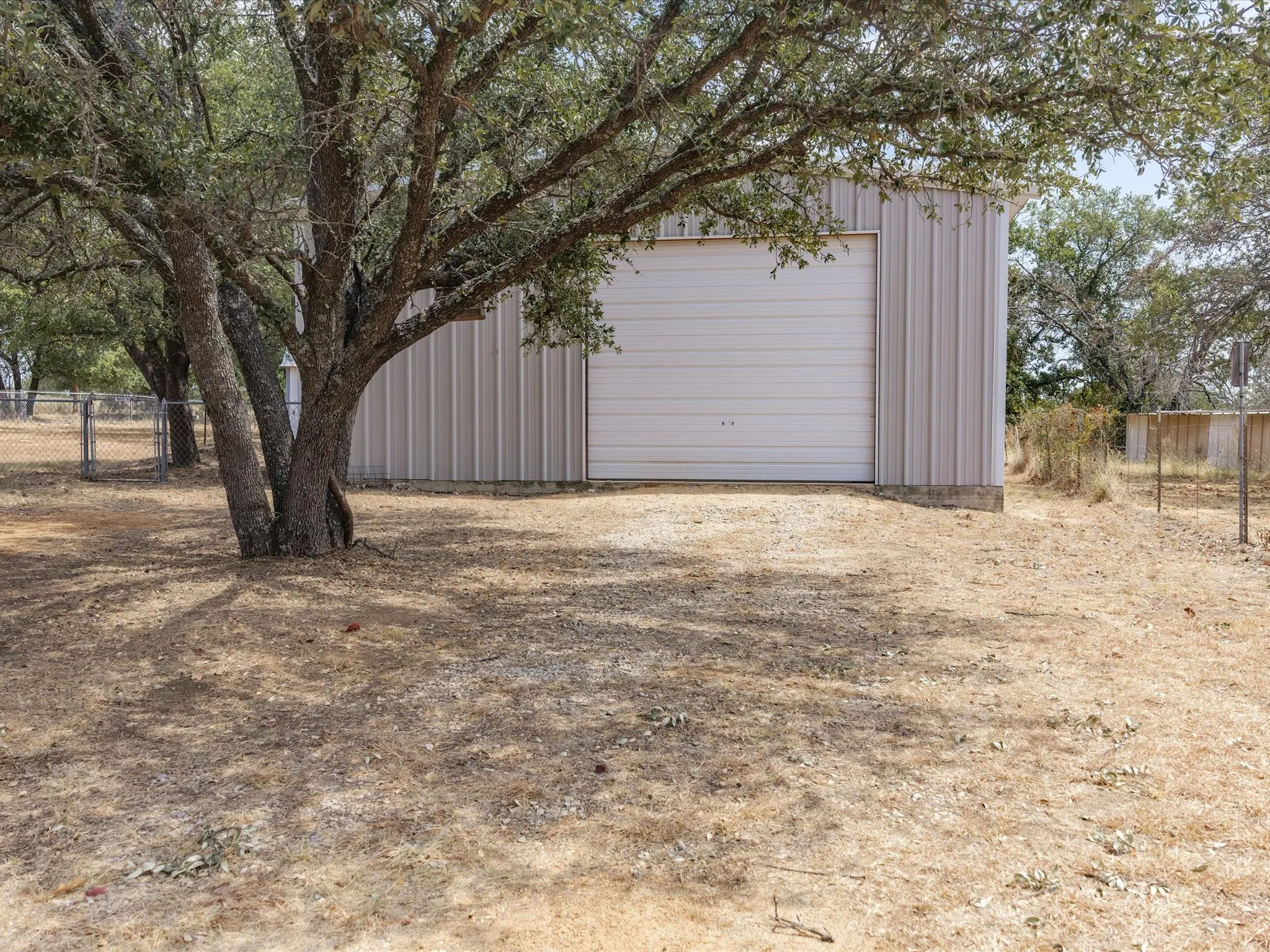 Single Family Residence For Sale in Wise County , 401 Faith Trail, Paradise, Texas 76073, 4 Bedroom, 3 Bathroom, 2 Garage spaces, 2,387 Sqft, built in 1998, mls#21381398, Real Estate Agent in Paradise, Homes For Sale in Wise county, Homes For Sale in Paradise, Realtor in Paradise Texas, Real Estate Brokerage Independent Realty Texas, Luminita Cordes Realtor