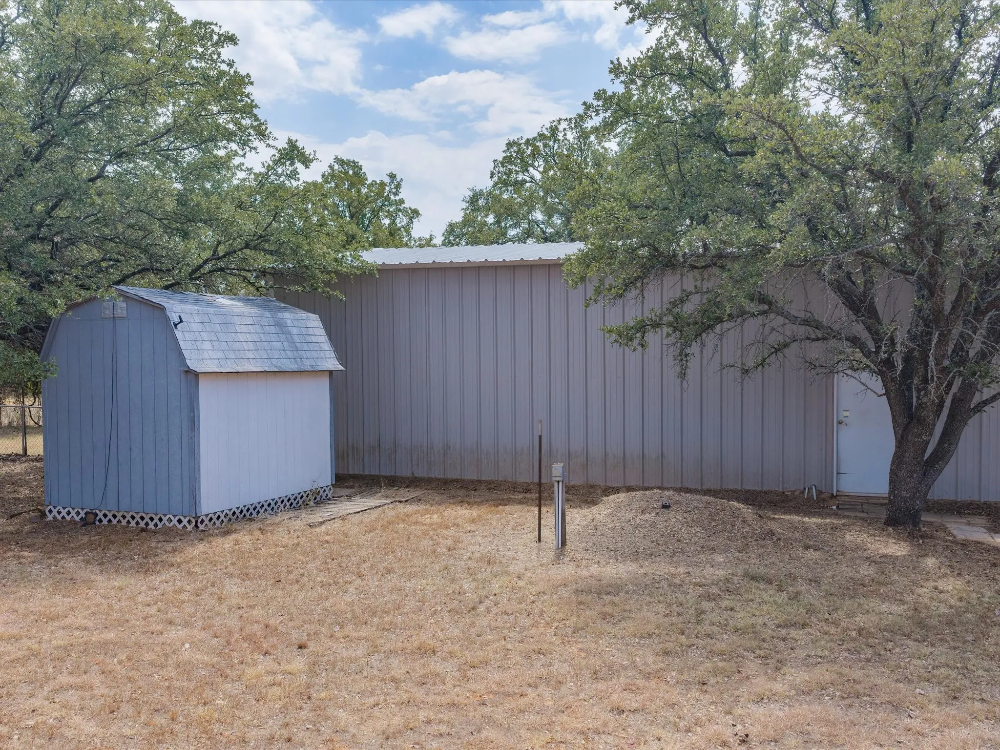 Single Family Residence For Sale in Wise County , 401 Faith Trail, Paradise, Texas 76073, 4 Bedroom, 3 Bathroom, 2 Garage spaces, 2,387 Sqft, built in 1998, mls#21381398, Real Estate Agent in Paradise, Homes For Sale in Wise county, Homes For Sale in Paradise, Realtor in Paradise Texas, Real Estate Brokerage Independent Realty Texas, Luminita Cordes Realtor