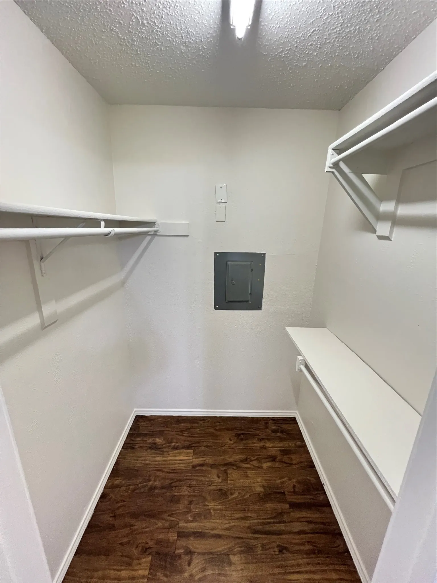 Condominium For Rent in Dallas County , 9520 Royal Lane 324, Dallas, Texas 75243, 1 Bedroom, 1 Bathroom, Garage spaces, 433 Sqft, built in 1983, mls#21381421, Real Estate Agent in Dallas, Homes For Rent in Dallas county, Homes For Rent in Dallas, Realtor in Dallas Texas, Real Estate Brokerage Independent Realty Texas, Luminita Cordes Realtor