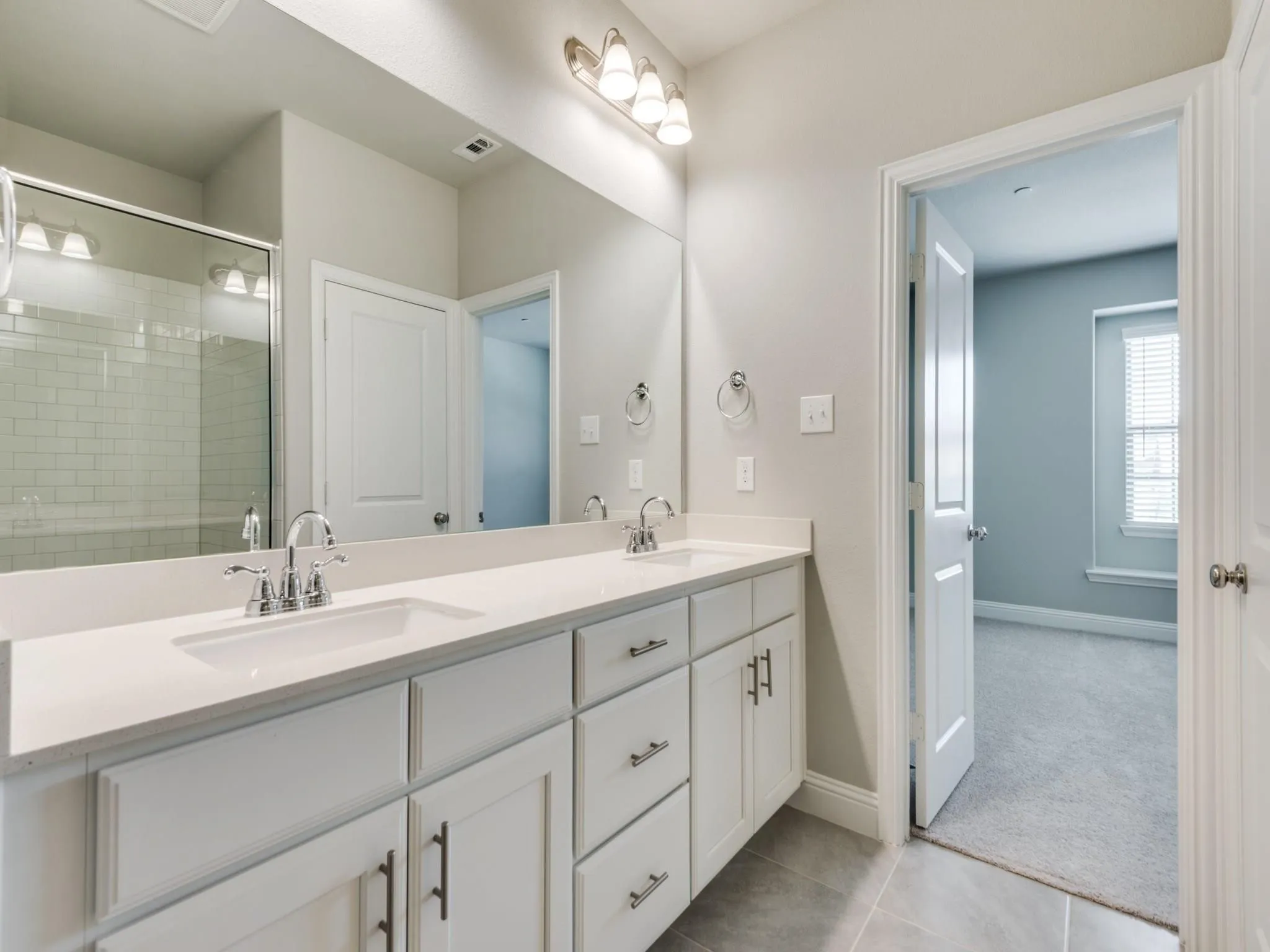 Townhouse For Rent in Denton County , 1036 Foxglove Drive, Carrollton, Texas 75007, 3 Bedroom, 3 Bathroom, 2 Garage spaces, 1,835 Sqft, built in 2018, mls#21379963, Real Estate Agent in Carrollton, Homes For Rent in Denton county, Homes For Rent in Carrollton, Realtor in Carrollton Texas, Real Estate Brokerage Independent Realty Texas, Luminita Cordes Realtor