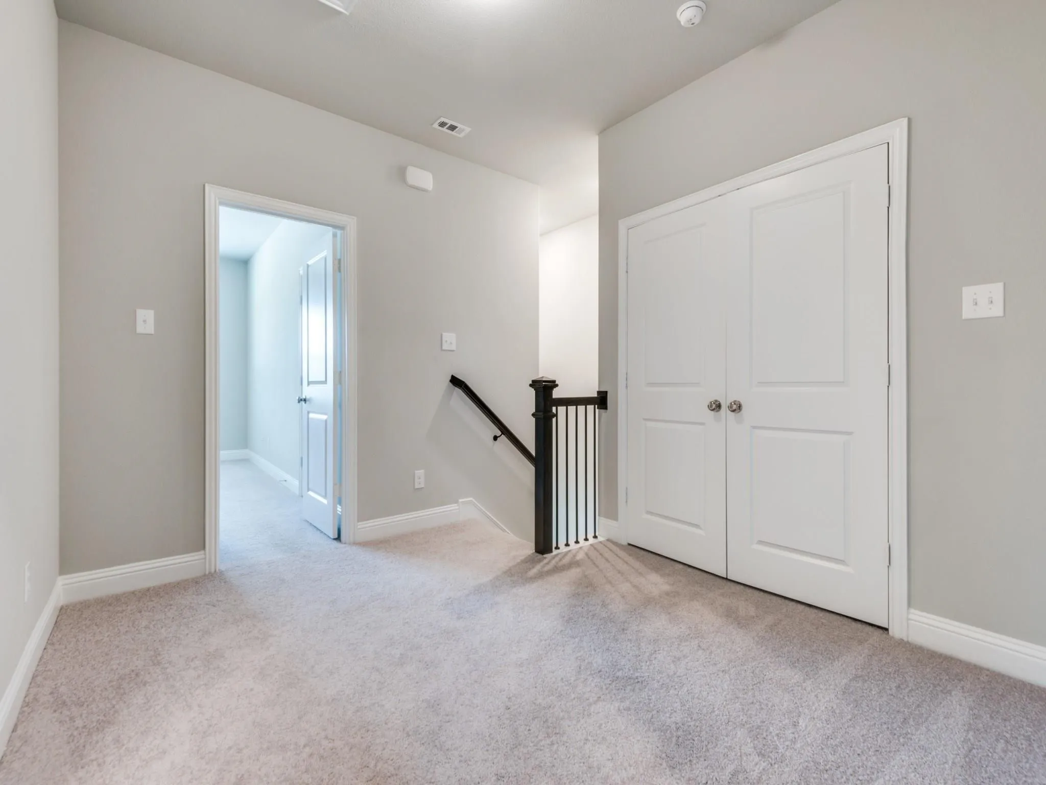 Townhouse For Rent in Denton County , 1036 Foxglove Drive, Carrollton, Texas 75007, 3 Bedroom, 3 Bathroom, 2 Garage spaces, 1,835 Sqft, built in 2018, mls#21379963, Real Estate Agent in Carrollton, Homes For Rent in Denton county, Homes For Rent in Carrollton, Realtor in Carrollton Texas, Real Estate Brokerage Independent Realty Texas, Luminita Cordes Realtor