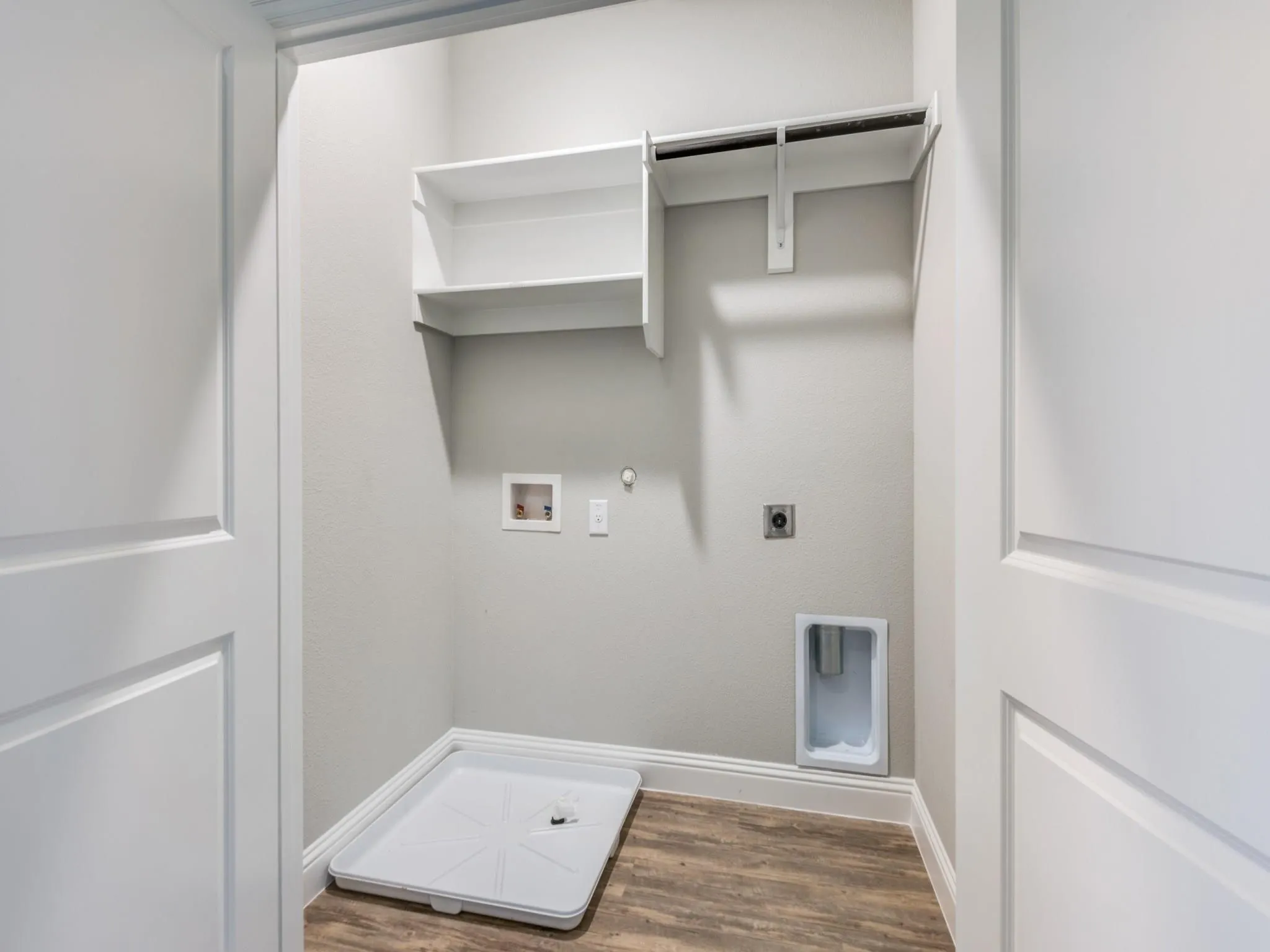 Townhouse For Rent in Denton County , 1036 Foxglove Drive, Carrollton, Texas 75007, 3 Bedroom, 3 Bathroom, 2 Garage spaces, 1,835 Sqft, built in 2018, mls#21379963, Real Estate Agent in Carrollton, Homes For Rent in Denton county, Homes For Rent in Carrollton, Realtor in Carrollton Texas, Real Estate Brokerage Independent Realty Texas, Luminita Cordes Realtor