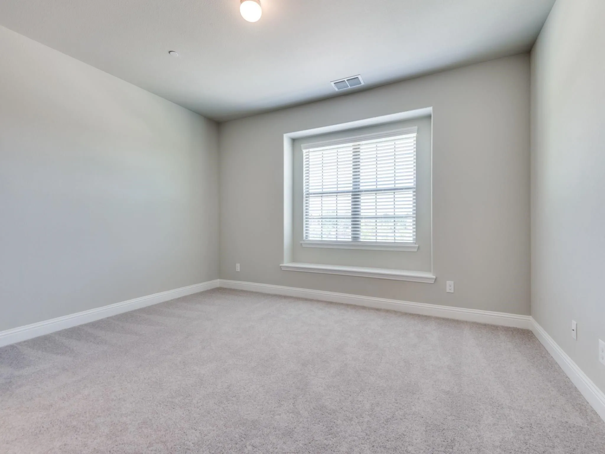 Townhouse For Rent in Denton County , 1036 Foxglove Drive, Carrollton, Texas 75007, 3 Bedroom, 3 Bathroom, 2 Garage spaces, 1,835 Sqft, built in 2018, mls#21379963, Real Estate Agent in Carrollton, Homes For Rent in Denton county, Homes For Rent in Carrollton, Realtor in Carrollton Texas, Real Estate Brokerage Independent Realty Texas, Luminita Cordes Realtor