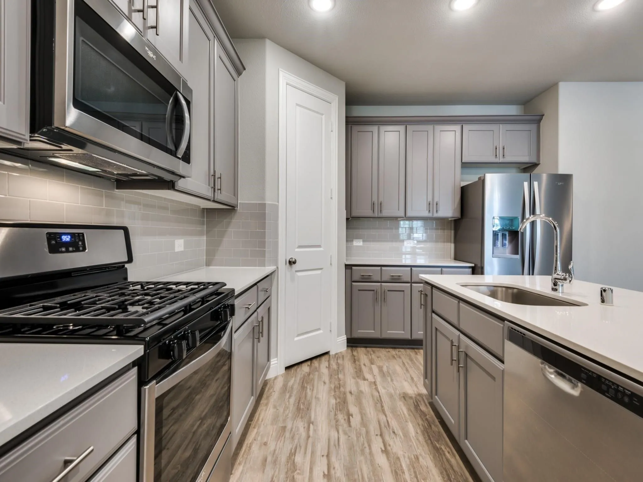 Townhouse For Rent in Denton County , 1036 Foxglove Drive, Carrollton, Texas 75007, 3 Bedroom, 3 Bathroom, 2 Garage spaces, 1,835 Sqft, built in 2018, mls#21379963, Real Estate Agent in Carrollton, Homes For Rent in Denton county, Homes For Rent in Carrollton, Realtor in Carrollton Texas, Real Estate Brokerage Independent Realty Texas, Luminita Cordes Realtor