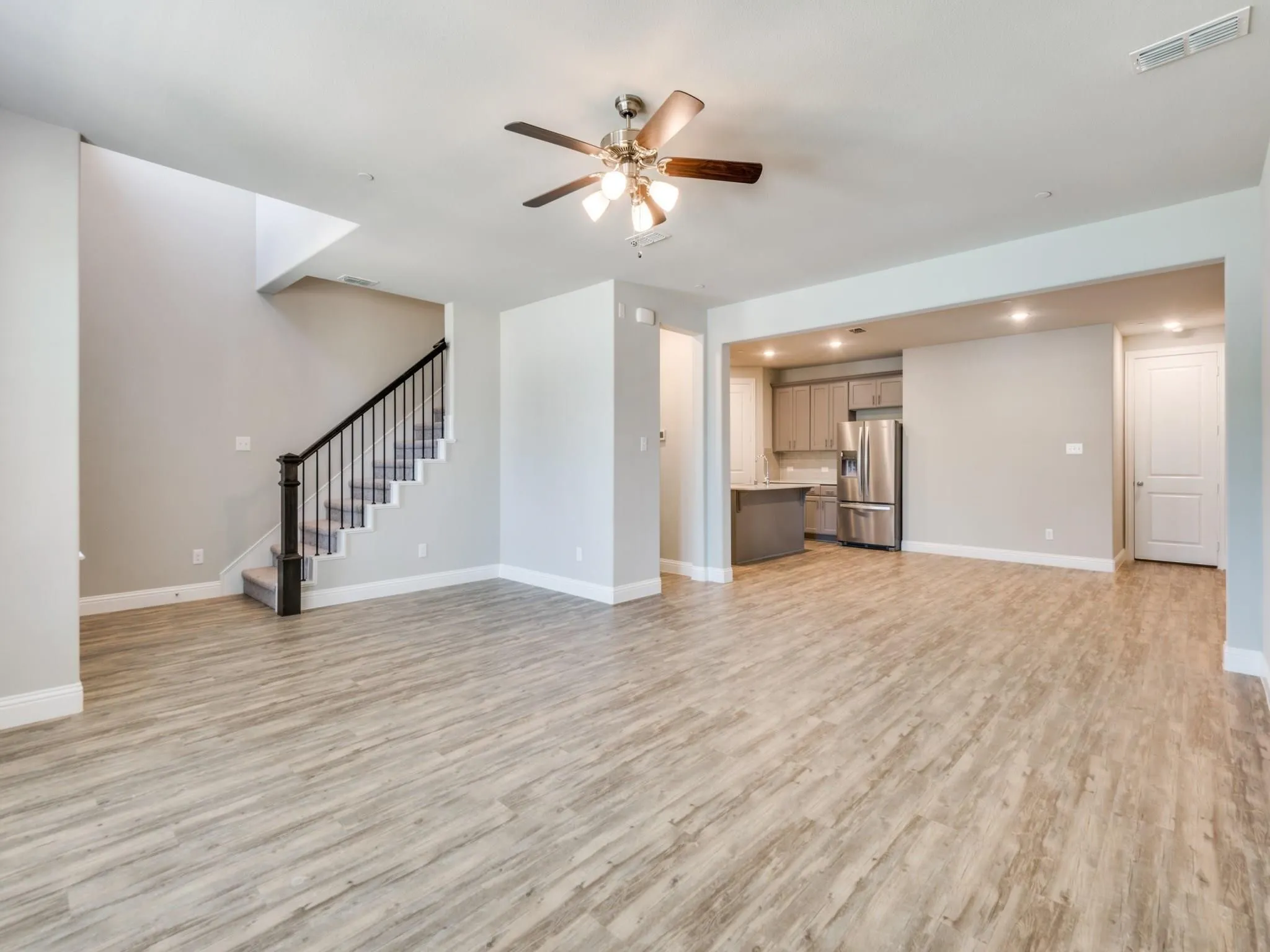 Townhouse For Rent in Denton County , 1036 Foxglove Drive, Carrollton, Texas 75007, 3 Bedroom, 3 Bathroom, 2 Garage spaces, 1,835 Sqft, built in 2018, mls#21379963, Real Estate Agent in Carrollton, Homes For Rent in Denton county, Homes For Rent in Carrollton, Realtor in Carrollton Texas, Real Estate Brokerage Independent Realty Texas, Luminita Cordes Realtor