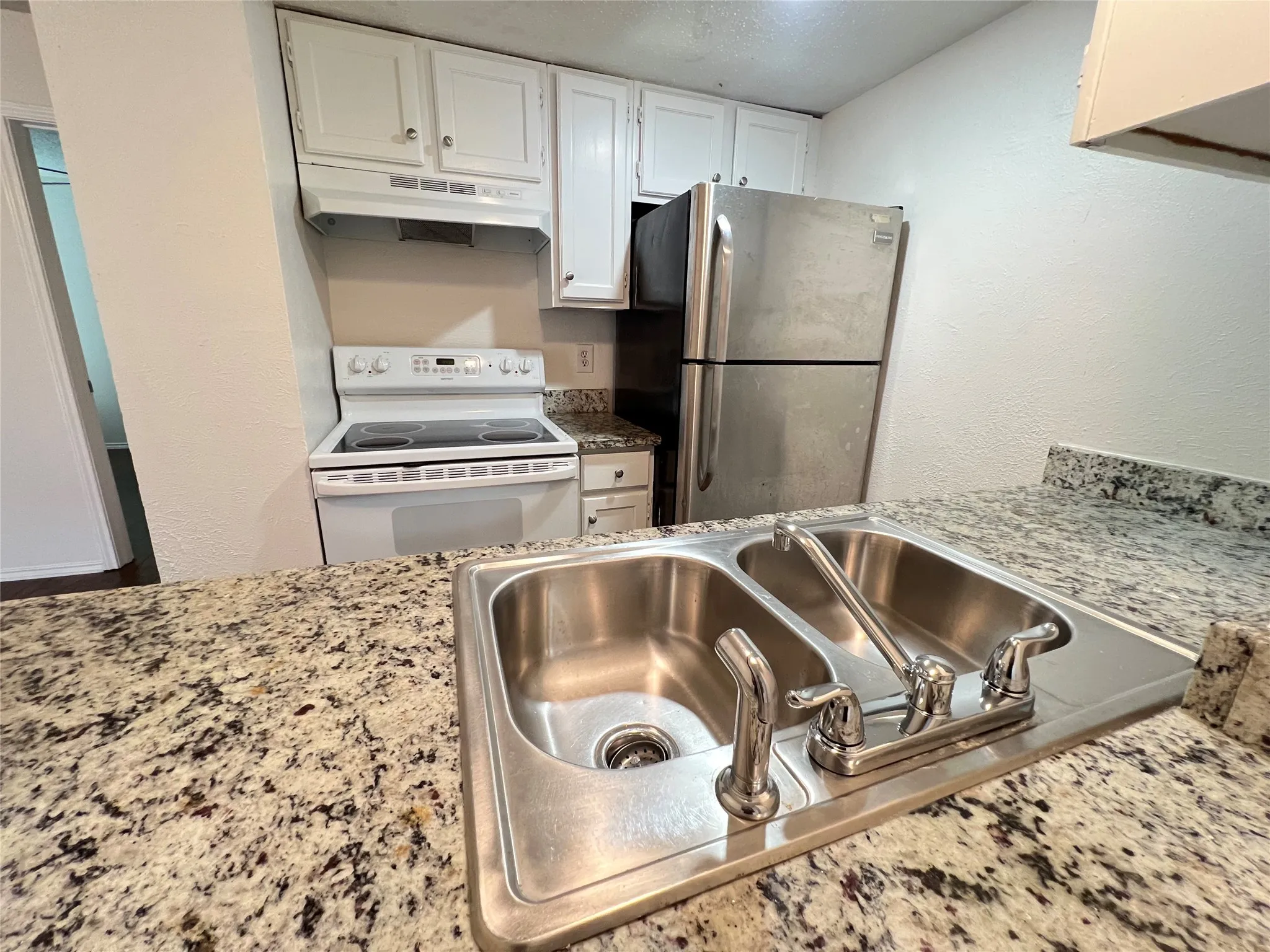 Condominium For Rent in Dallas County , 9520 Royal Lane 322, Dallas, Texas 75243, 1 Bedroom, 1 Bathroom, Garage spaces, 454 Sqft, built in 1983, mls#21381423, Real Estate Agent in Dallas, Homes For Rent in Dallas county, Homes For Rent in Dallas, Realtor in Dallas Texas, Real Estate Brokerage Independent Realty Texas, Luminita Cordes Realtor