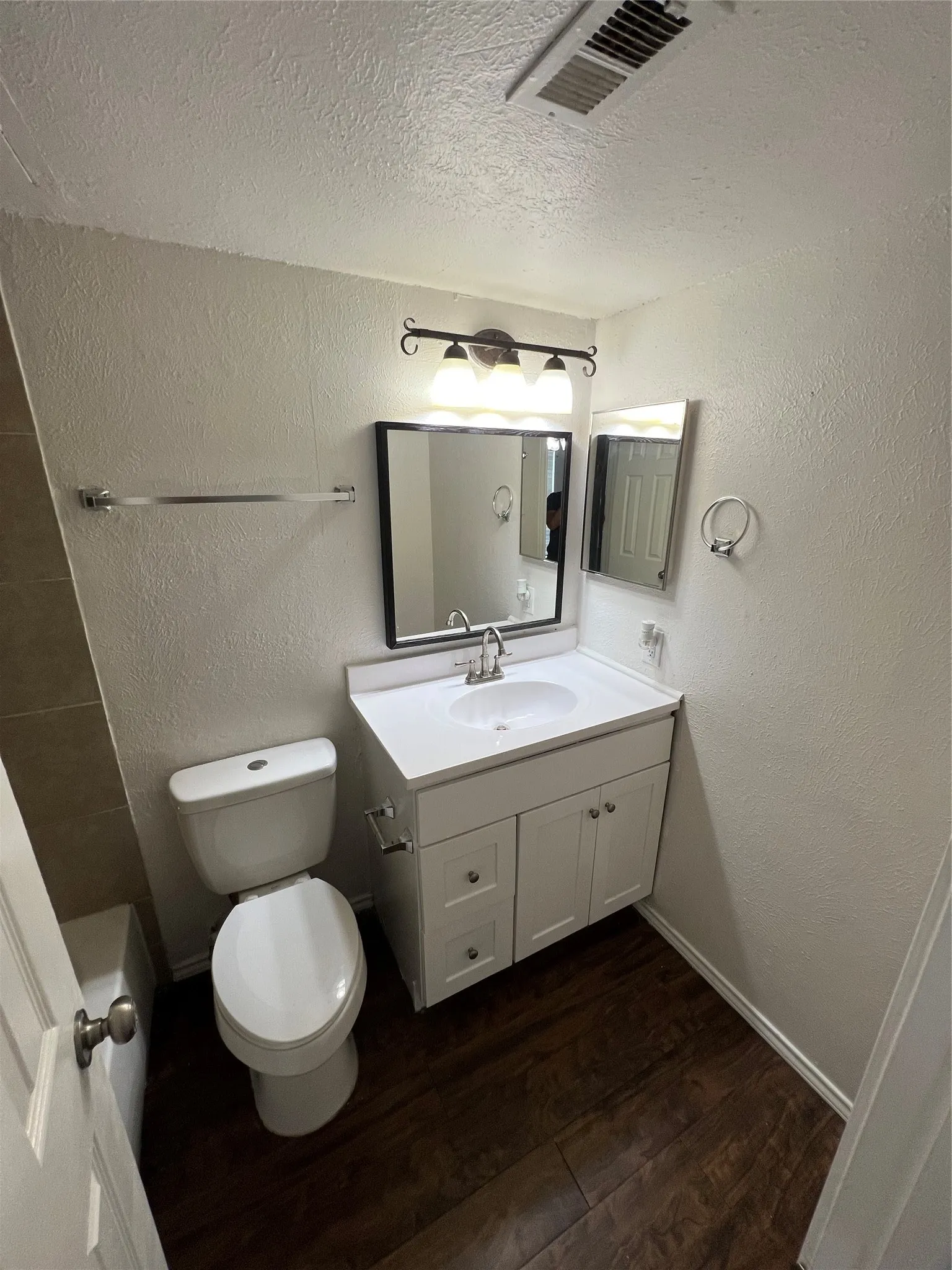 Condominium For Rent in Dallas County , 9520 Royal Lane 322, Dallas, Texas 75243, 1 Bedroom, 1 Bathroom, Garage spaces, 454 Sqft, built in 1983, mls#21381423, Real Estate Agent in Dallas, Homes For Rent in Dallas county, Homes For Rent in Dallas, Realtor in Dallas Texas, Real Estate Brokerage Independent Realty Texas, Luminita Cordes Realtor