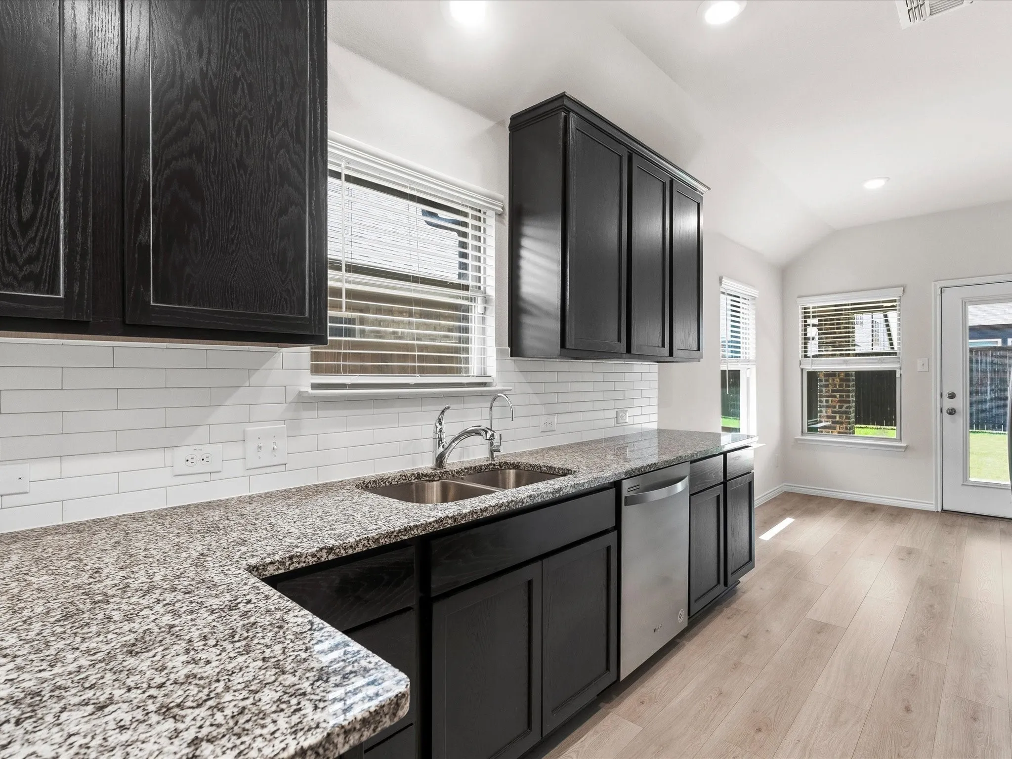 Single Family Residence For Rent in Kaufman County , 2540 Pettus Drive, Forney, Texas 75126, 3 Bedroom, 2 Bathroom, 2 Garage spaces, 1,415 Sqft, built in 2020, mls#21381431, Real Estate Agent in Forney, Homes For Rent in Kaufman county, Homes For Rent in Forney, Realtor in Forney Texas, Real Estate Brokerage Independent Realty Texas, Luminita Cordes Realtor