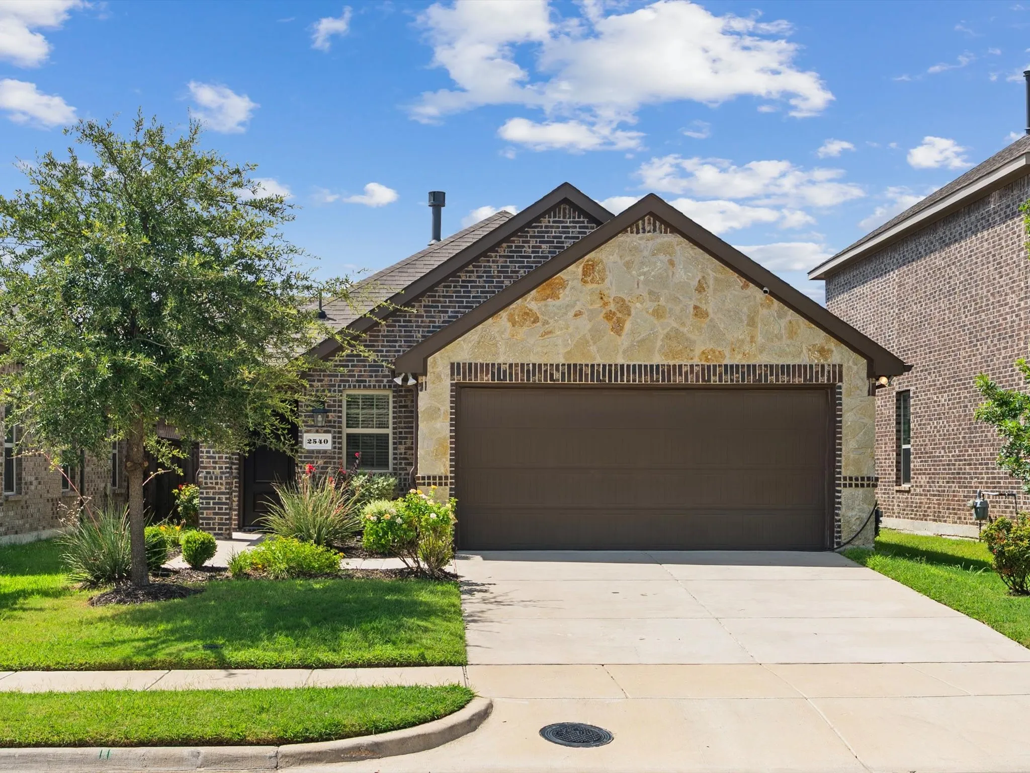 Single Family Residence For Rent in Kaufman County , 2540 Pettus Drive, Forney, Texas 75126, 3 Bedroom, 2 Bathroom, 2 Garage spaces, 1,415 Sqft, built in 2020, mls#21381431, Real Estate Agent in Forney, Homes For Rent in Kaufman county, Homes For Rent in Forney, Realtor in Forney Texas, Real Estate Brokerage Independent Realty Texas, Luminita Cordes Realtor