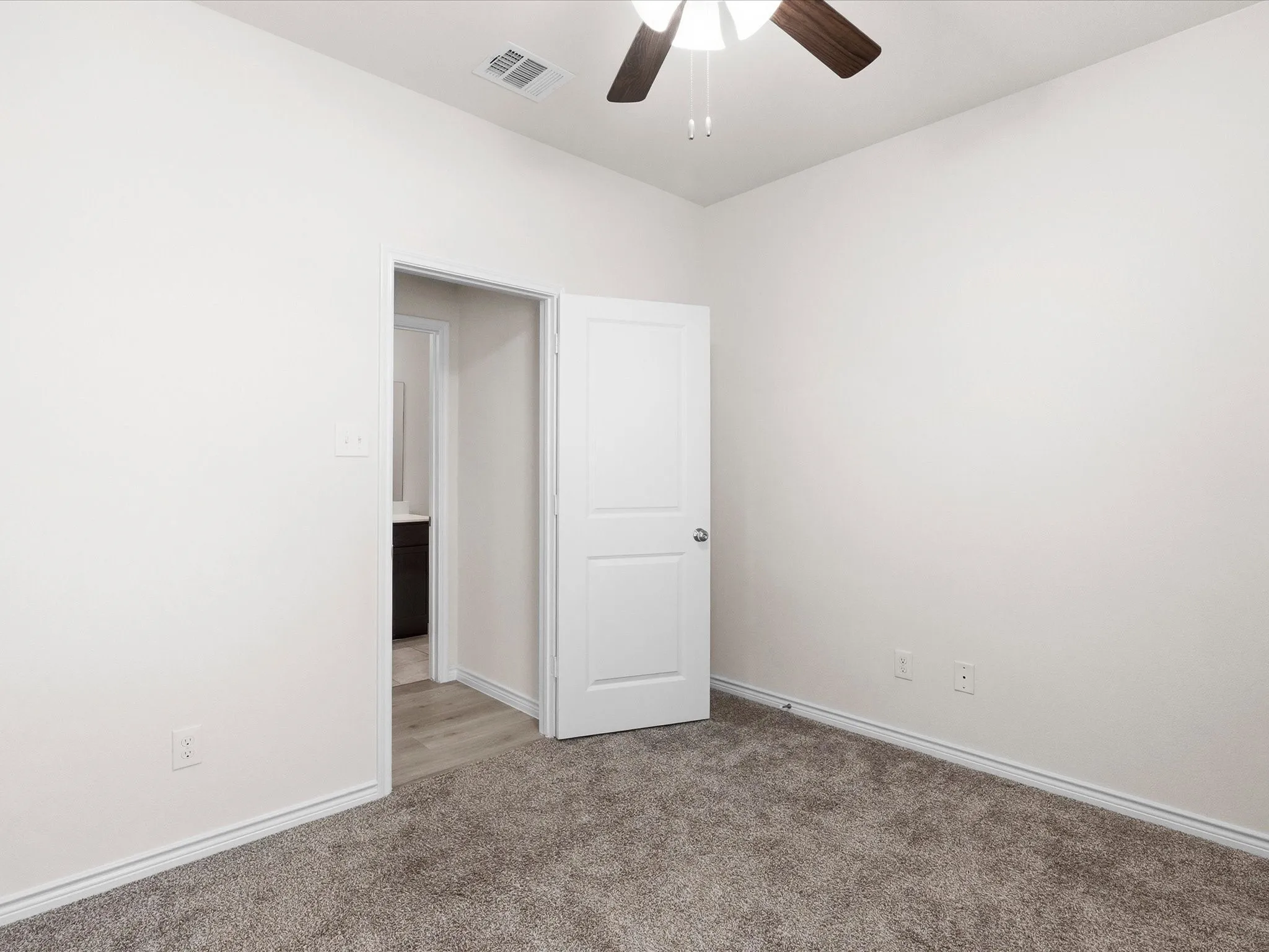 Single Family Residence For Rent in Kaufman County , 2540 Pettus Drive, Forney, Texas 75126, 3 Bedroom, 2 Bathroom, 2 Garage spaces, 1,415 Sqft, built in 2020, mls#21381431, Real Estate Agent in Forney, Homes For Rent in Kaufman county, Homes For Rent in Forney, Realtor in Forney Texas, Real Estate Brokerage Independent Realty Texas, Luminita Cordes Realtor