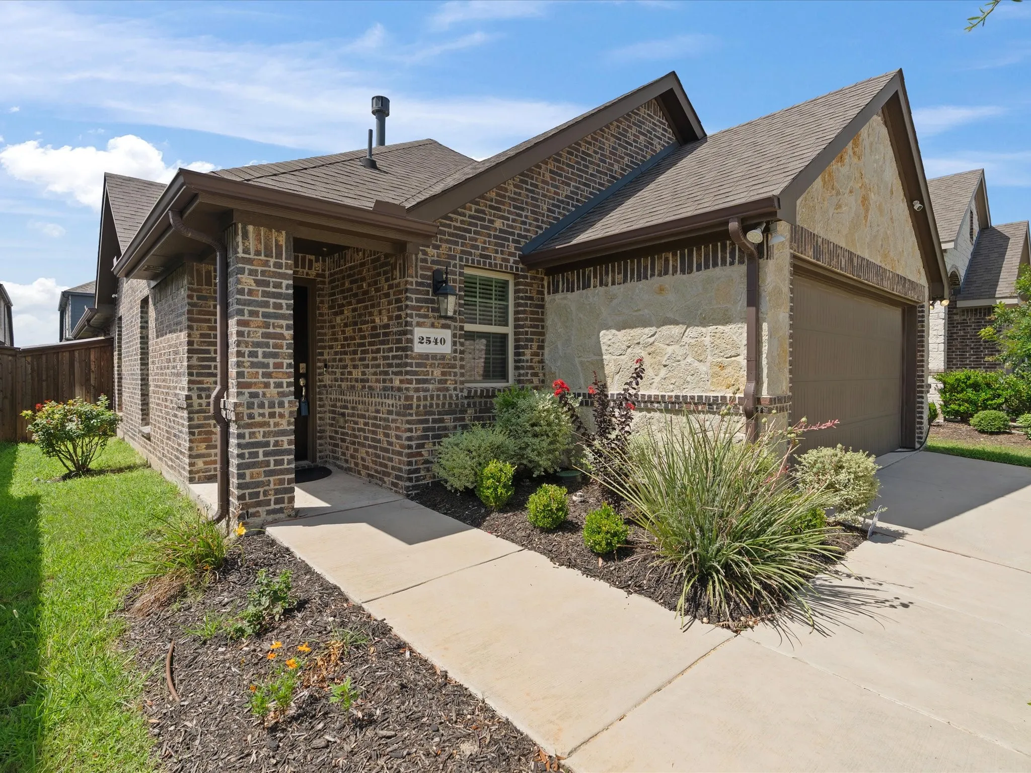 Single Family Residence For Rent in Kaufman County , 2540 Pettus Drive, Forney, Texas 75126, 3 Bedroom, 2 Bathroom, 2 Garage spaces, 1,415 Sqft, built in 2020, mls#21381431, Real Estate Agent in Forney, Homes For Rent in Kaufman county, Homes For Rent in Forney, Realtor in Forney Texas, Real Estate Brokerage Independent Realty Texas, Luminita Cordes Realtor