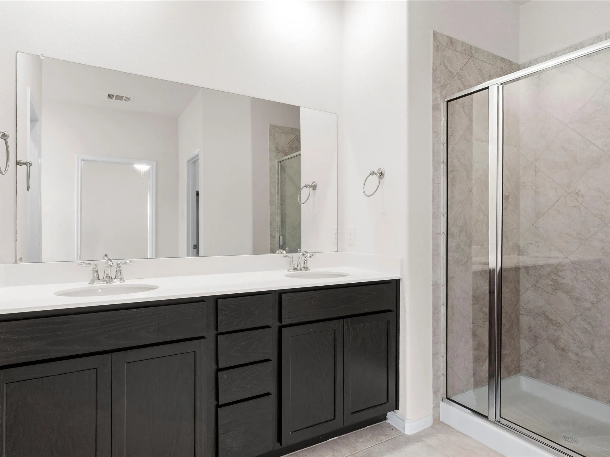 Single Family Residence For Rent in Kaufman County , 2540 Pettus Drive, Forney, Texas 75126, 3 Bedroom, 2 Bathroom, 2 Garage spaces, 1,415 Sqft, built in 2020, mls#21381431, Real Estate Agent in Forney, Homes For Rent in Kaufman county, Homes For Rent in Forney, Realtor in Forney Texas, Real Estate Brokerage Independent Realty Texas, Luminita Cordes Realtor