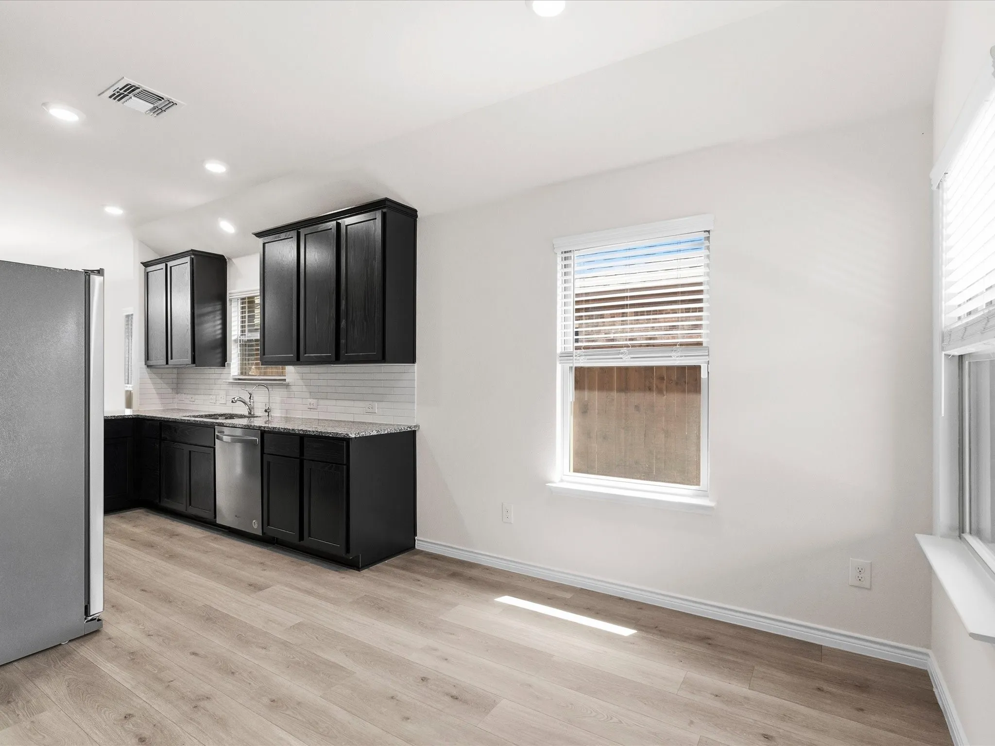 Single Family Residence For Rent in Kaufman County , 2540 Pettus Drive, Forney, Texas 75126, 3 Bedroom, 2 Bathroom, 2 Garage spaces, 1,415 Sqft, built in 2020, mls#21381431, Real Estate Agent in Forney, Homes For Rent in Kaufman county, Homes For Rent in Forney, Realtor in Forney Texas, Real Estate Brokerage Independent Realty Texas, Luminita Cordes Realtor