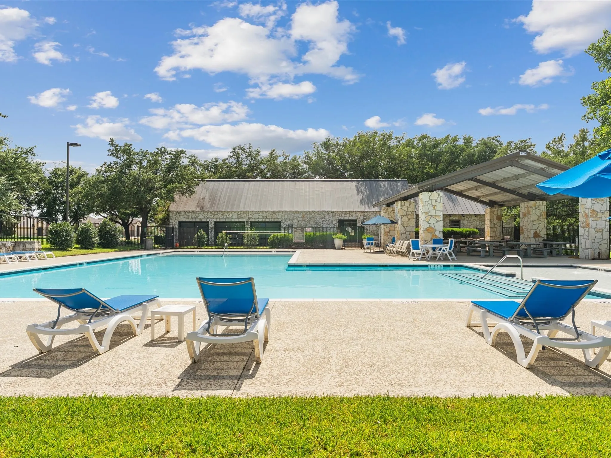 Single Family Residence For Rent in Kaufman County , 2540 Pettus Drive, Forney, Texas 75126, 3 Bedroom, 2 Bathroom, 2 Garage spaces, 1,415 Sqft, built in 2020, mls#21381431, Real Estate Agent in Forney, Homes For Rent in Kaufman county, Homes For Rent in Forney, Realtor in Forney Texas, Real Estate Brokerage Independent Realty Texas, Luminita Cordes Realtor