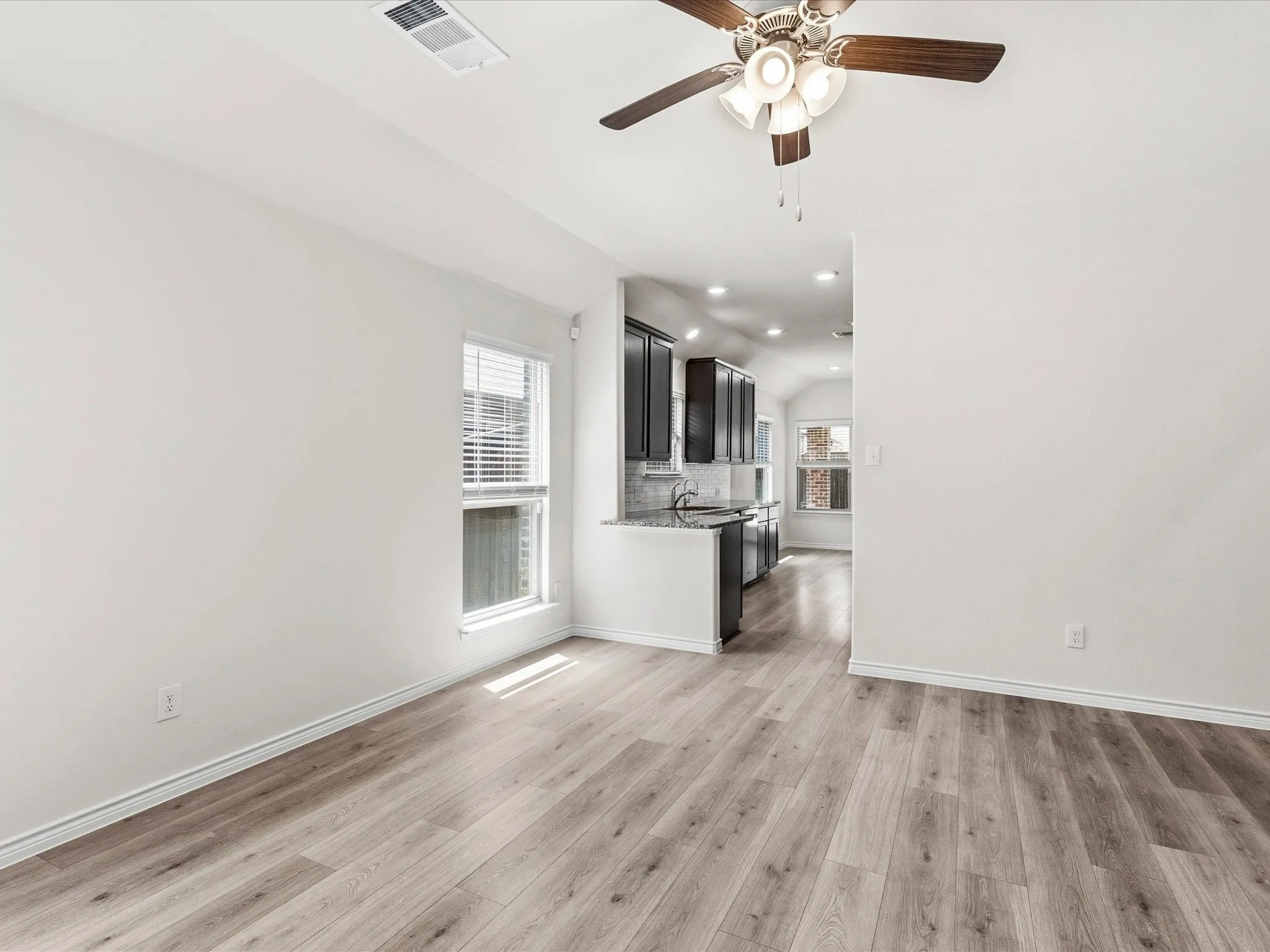 Single Family Residence For Rent in Kaufman County , 2540 Pettus Drive, Forney, Texas 75126, 3 Bedroom, 2 Bathroom, 2 Garage spaces, 1,415 Sqft, built in 2020, mls#21381431, Real Estate Agent in Forney, Homes For Rent in Kaufman county, Homes For Rent in Forney, Realtor in Forney Texas, Real Estate Brokerage Independent Realty Texas, Luminita Cordes Realtor
