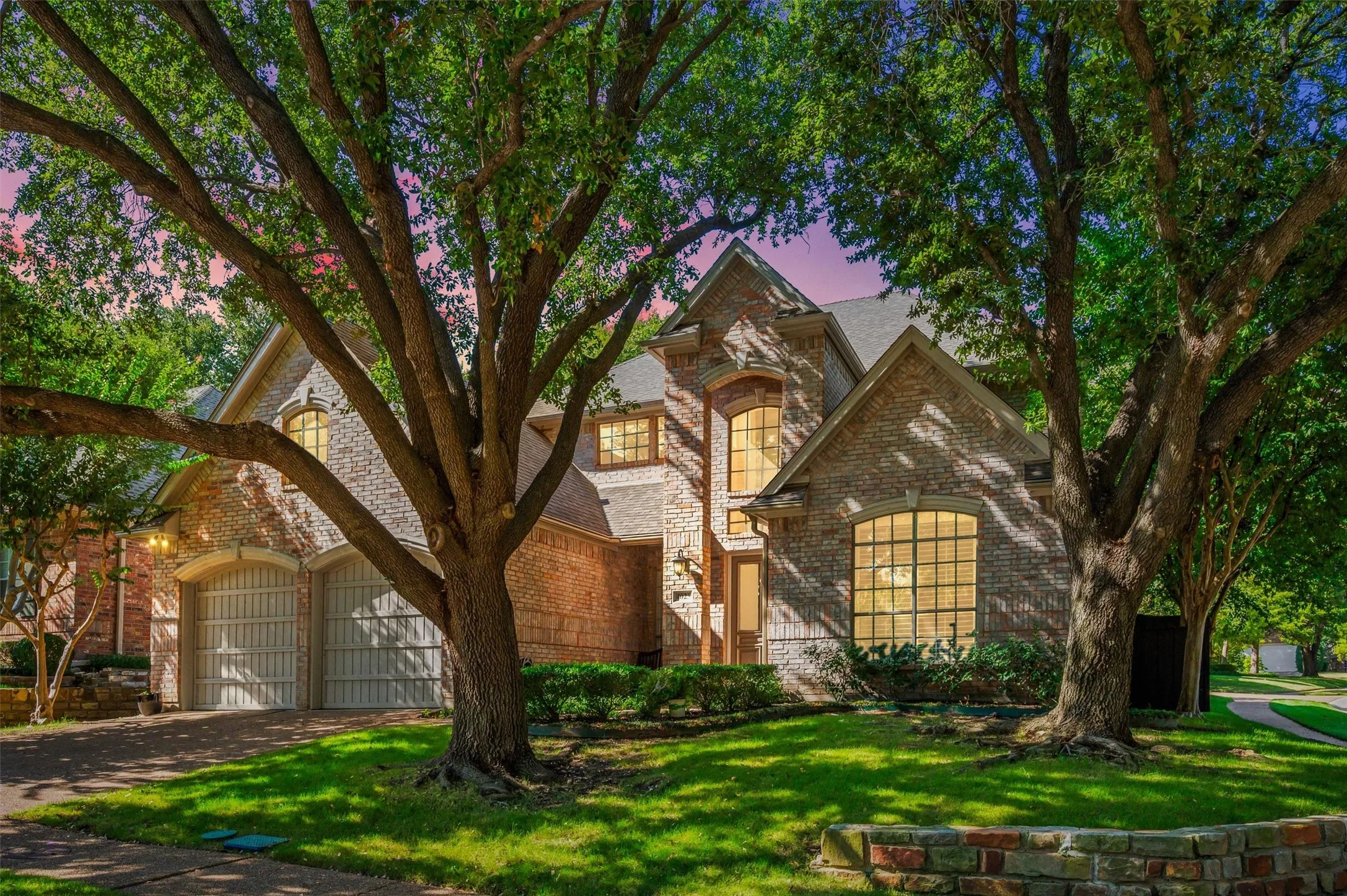 Single Family Residence For Sale in Dallas County , 4025 Wellingshire Lane, Dallas, Texas 75220, 3 Bedroom, 3 Bathroom, 2 Garage spaces, 2,949 Sqft, built in 1996, mls#21380413, Real Estate Agent in Dallas, Homes For Sale in Dallas county, Homes For Sale in Dallas, Realtor in Dallas Texas, Real Estate Brokerage Independent Realty Texas, Luminita Cordes Realtor