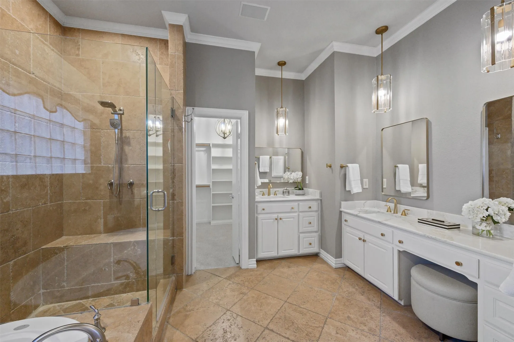 Single Family Residence For Sale in Dallas County , 4025 Wellingshire Lane, Dallas, Texas 75220, 3 Bedroom, 3 Bathroom, 2 Garage spaces, 2,949 Sqft, built in 1996, mls#21380413, Real Estate Agent in Dallas, Homes For Sale in Dallas county, Homes For Sale in Dallas, Realtor in Dallas Texas, Real Estate Brokerage Independent Realty Texas, Luminita Cordes Realtor