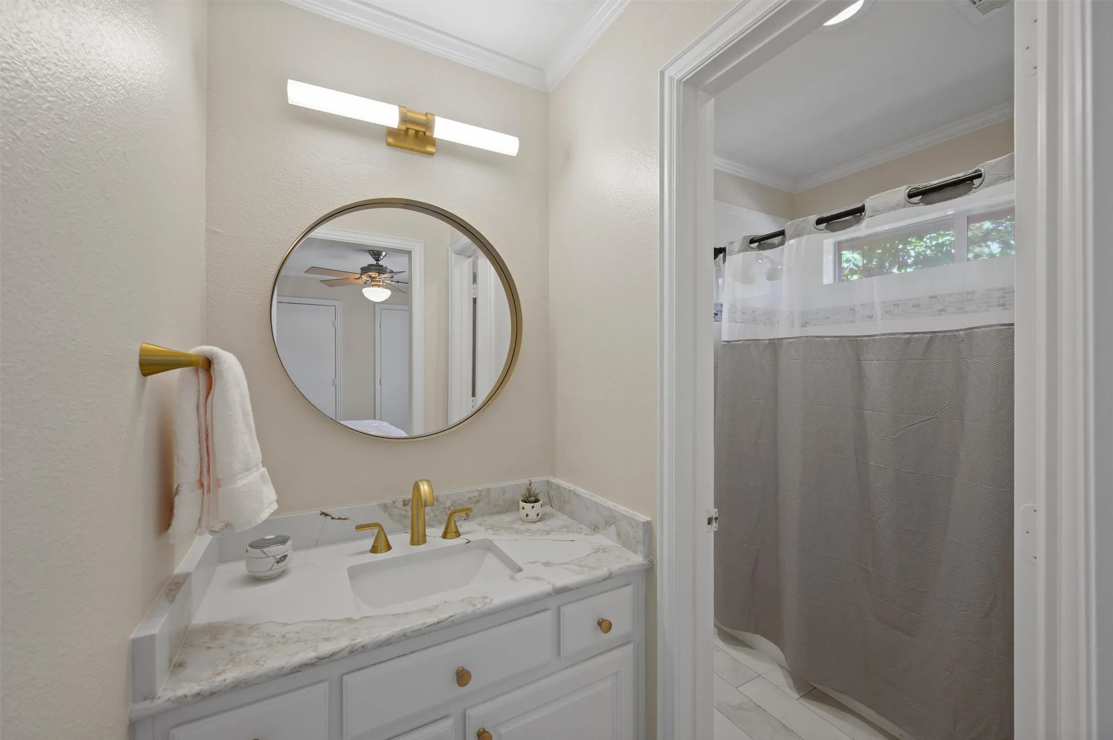 Single Family Residence For Sale in Dallas County , 4025 Wellingshire Lane, Dallas, Texas 75220, 3 Bedroom, 3 Bathroom, 2 Garage spaces, 2,949 Sqft, built in 1996, mls#21380413, Real Estate Agent in Dallas, Homes For Sale in Dallas county, Homes For Sale in Dallas, Realtor in Dallas Texas, Real Estate Brokerage Independent Realty Texas, Luminita Cordes Realtor