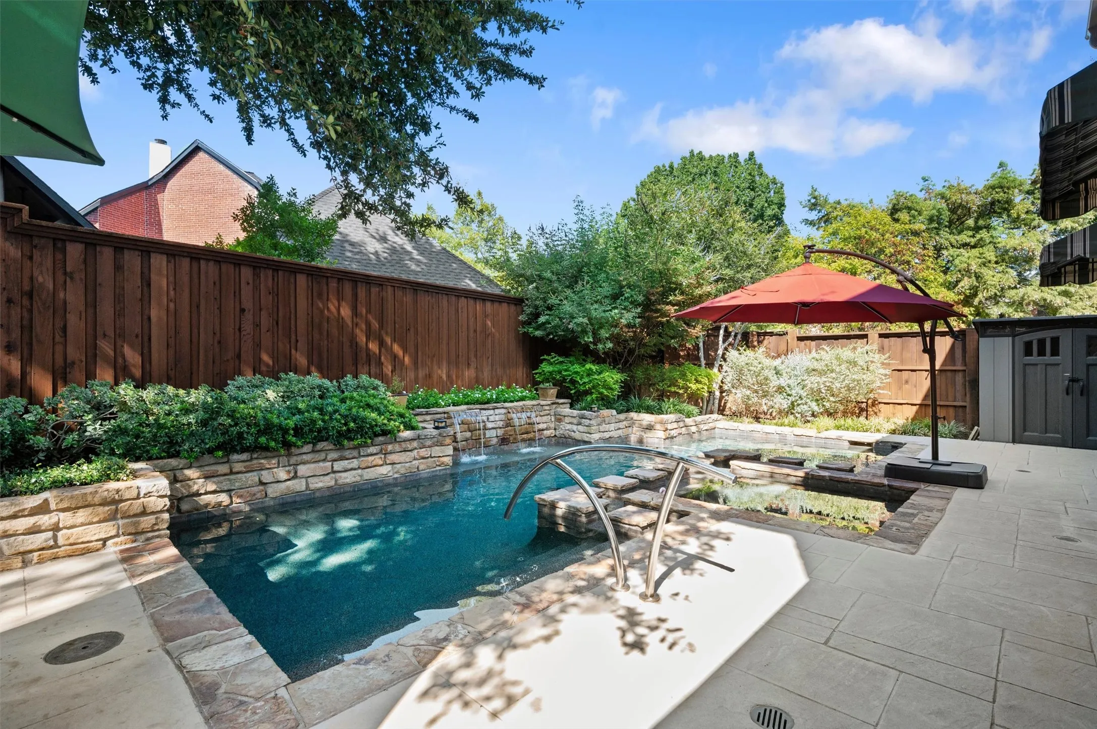 Single Family Residence For Sale in Dallas County , 4025 Wellingshire Lane, Dallas, Texas 75220, 3 Bedroom, 3 Bathroom, 2 Garage spaces, 2,949 Sqft, built in 1996, mls#21380413, Real Estate Agent in Dallas, Homes For Sale in Dallas county, Homes For Sale in Dallas, Realtor in Dallas Texas, Real Estate Brokerage Independent Realty Texas, Luminita Cordes Realtor
