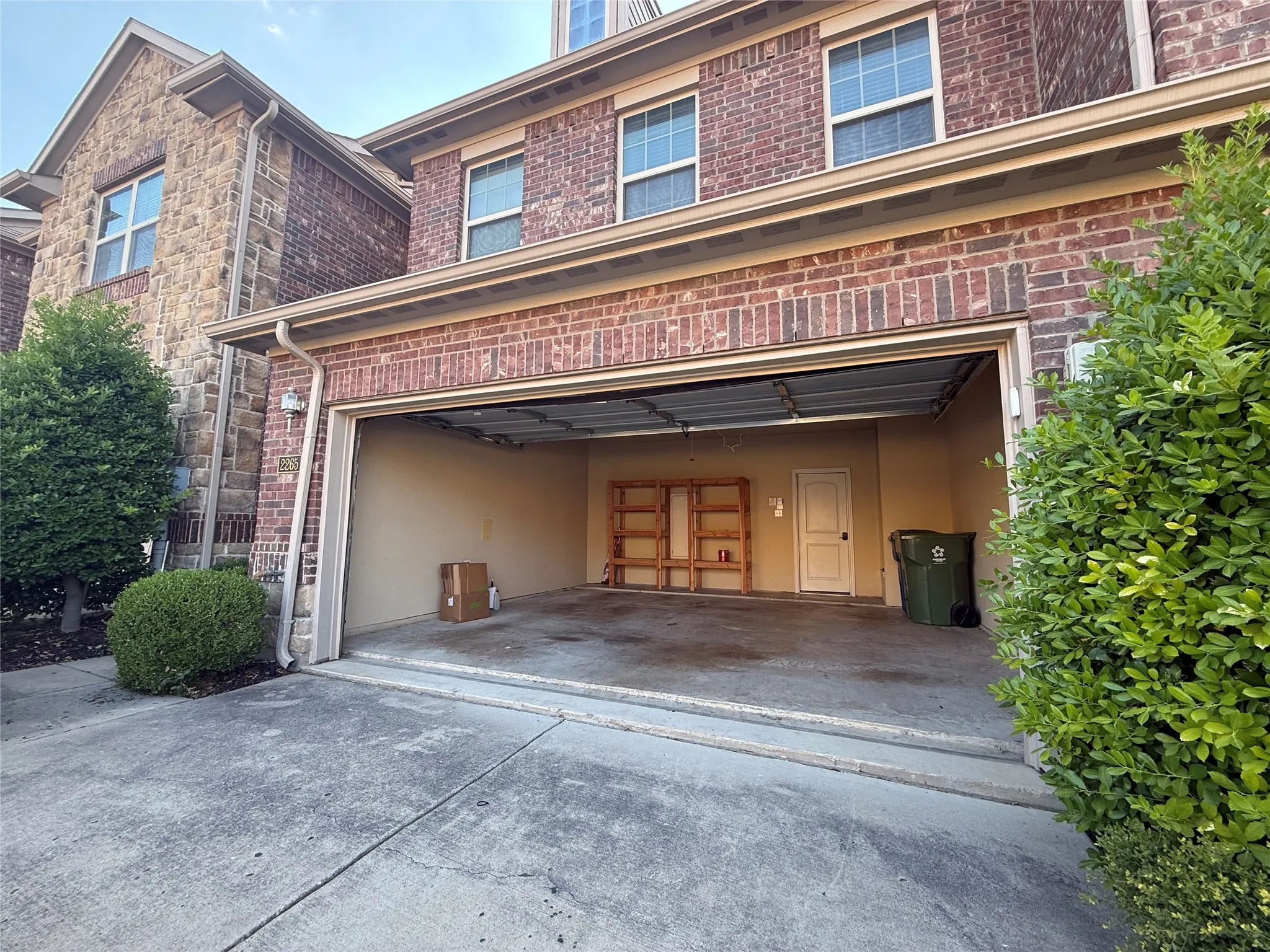 Townhouse For Rent in Denton County , 2265 Salado Drive, Lewisville, Texas 75067, 3 Bedroom, 3 Bathroom, 2 Garage spaces, 1,885 Sqft, built in 2012, mls#21380890, Real Estate Agent in Lewisville, Homes For Rent in Denton county, Homes For Rent in Lewisville, Realtor in Lewisville Texas, Real Estate Brokerage Independent Realty Texas, Luminita Cordes Realtor