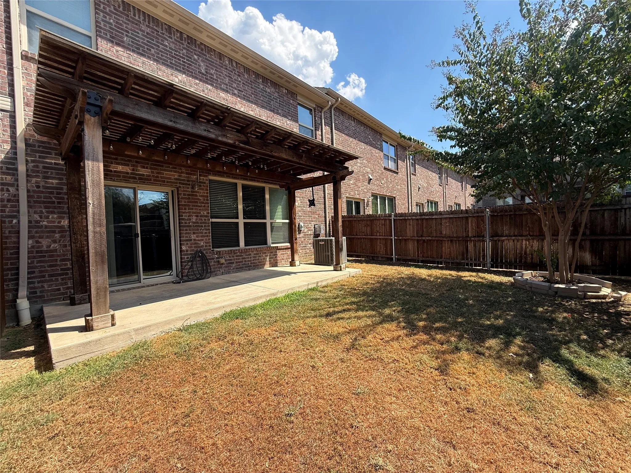 Townhouse For Rent in Denton County , 2265 Salado Drive, Lewisville, Texas 75067, 3 Bedroom, 3 Bathroom, 2 Garage spaces, 1,885 Sqft, built in 2012, mls#21380890, Real Estate Agent in Lewisville, Homes For Rent in Denton county, Homes For Rent in Lewisville, Realtor in Lewisville Texas, Real Estate Brokerage Independent Realty Texas, Luminita Cordes Realtor