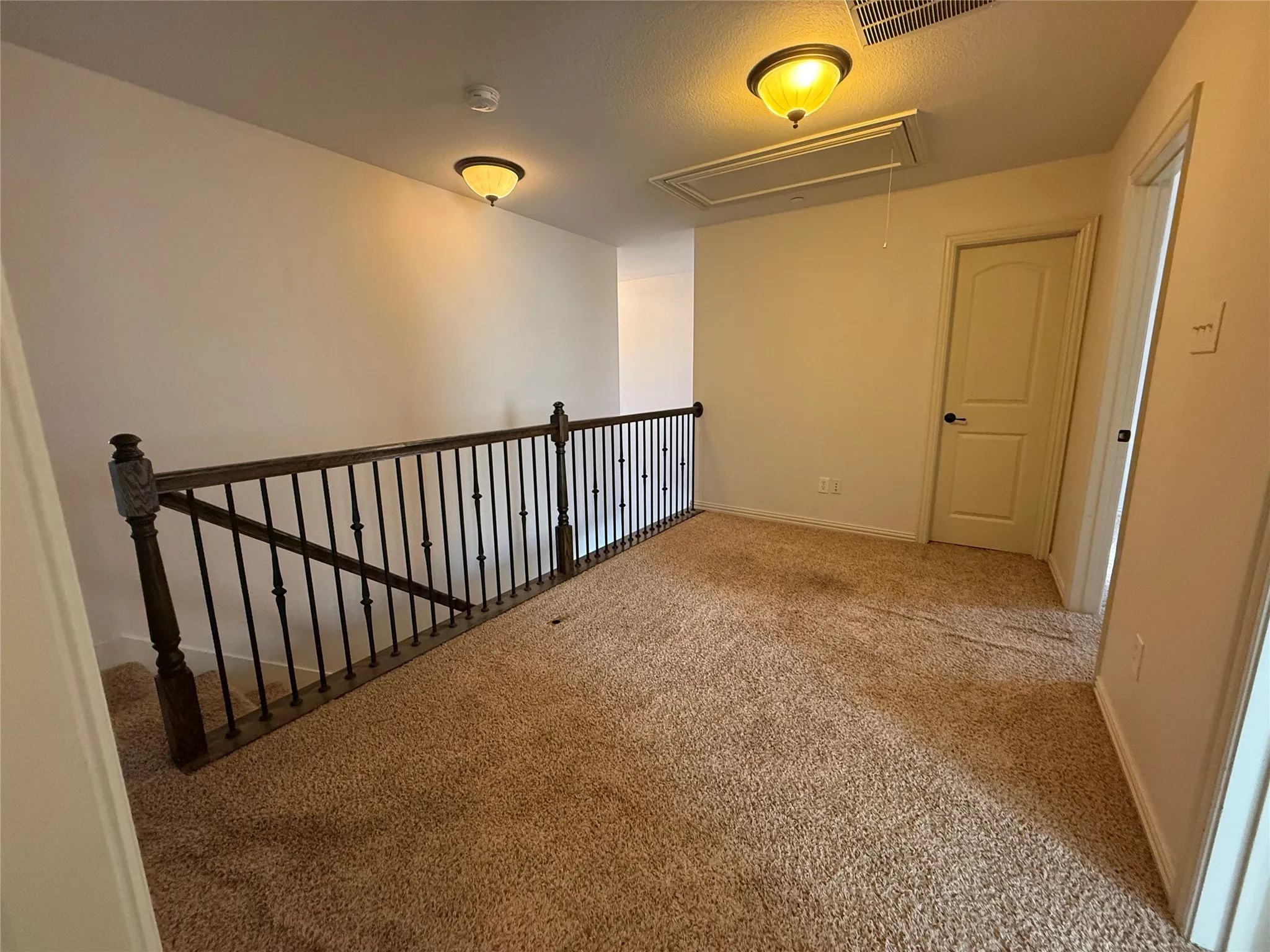 Townhouse For Rent in Denton County , 2265 Salado Drive, Lewisville, Texas 75067, 3 Bedroom, 3 Bathroom, 2 Garage spaces, 1,885 Sqft, built in 2012, mls#21380890, Real Estate Agent in Lewisville, Homes For Rent in Denton county, Homes For Rent in Lewisville, Realtor in Lewisville Texas, Real Estate Brokerage Independent Realty Texas, Luminita Cordes Realtor